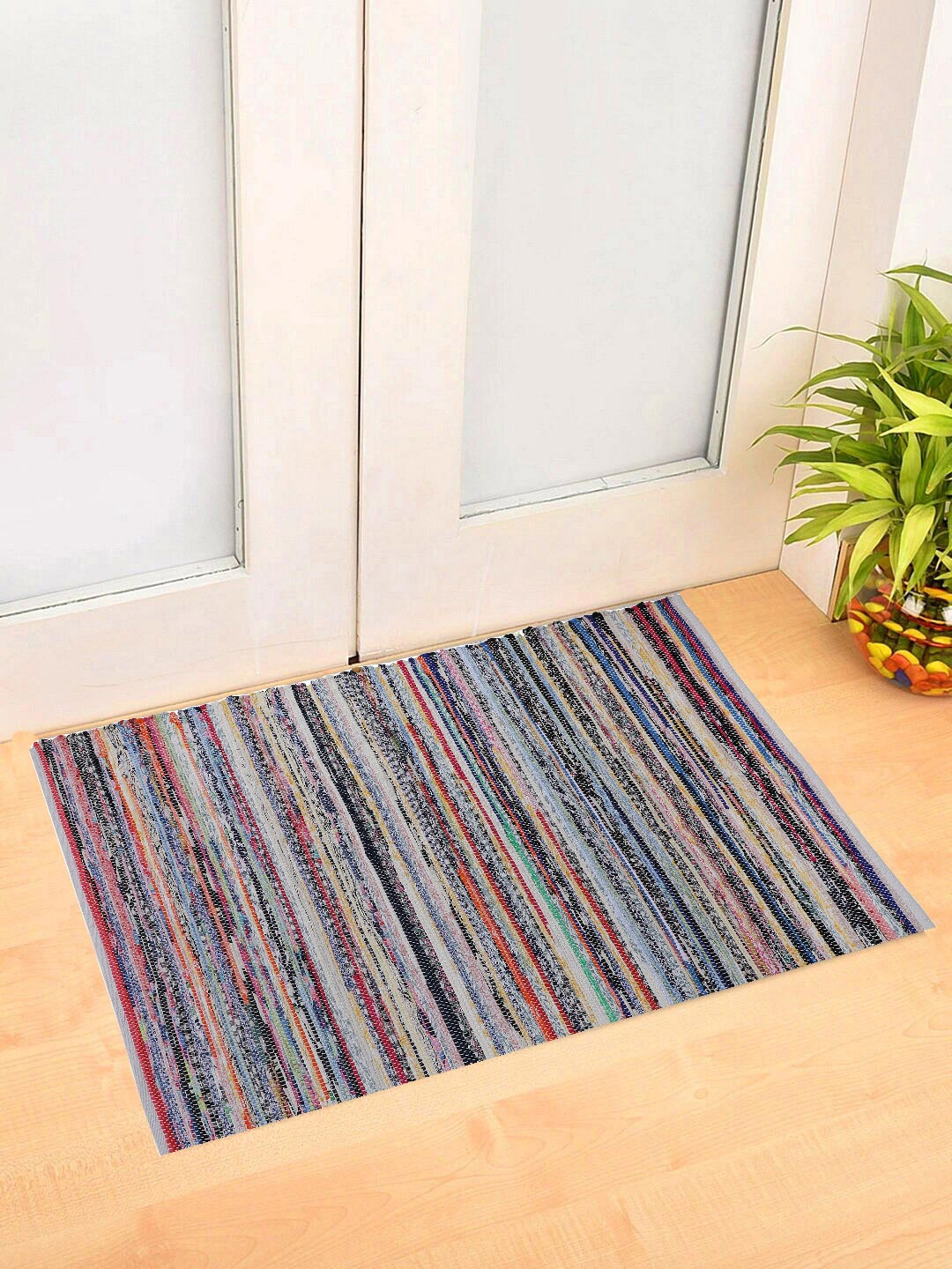 Multihued Solid Woven Design Rectangle Shape Rug For Comfort