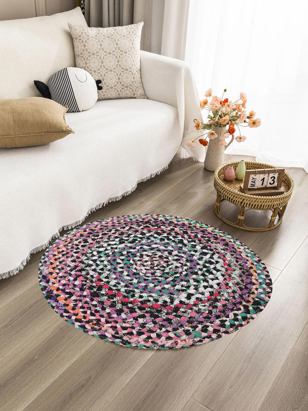 Young Colored Round Shape Cotton Rug For Kids Room