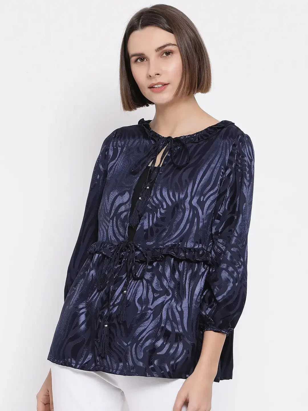 Glenton Graphic Shelly Women Shrug - oxolloxo