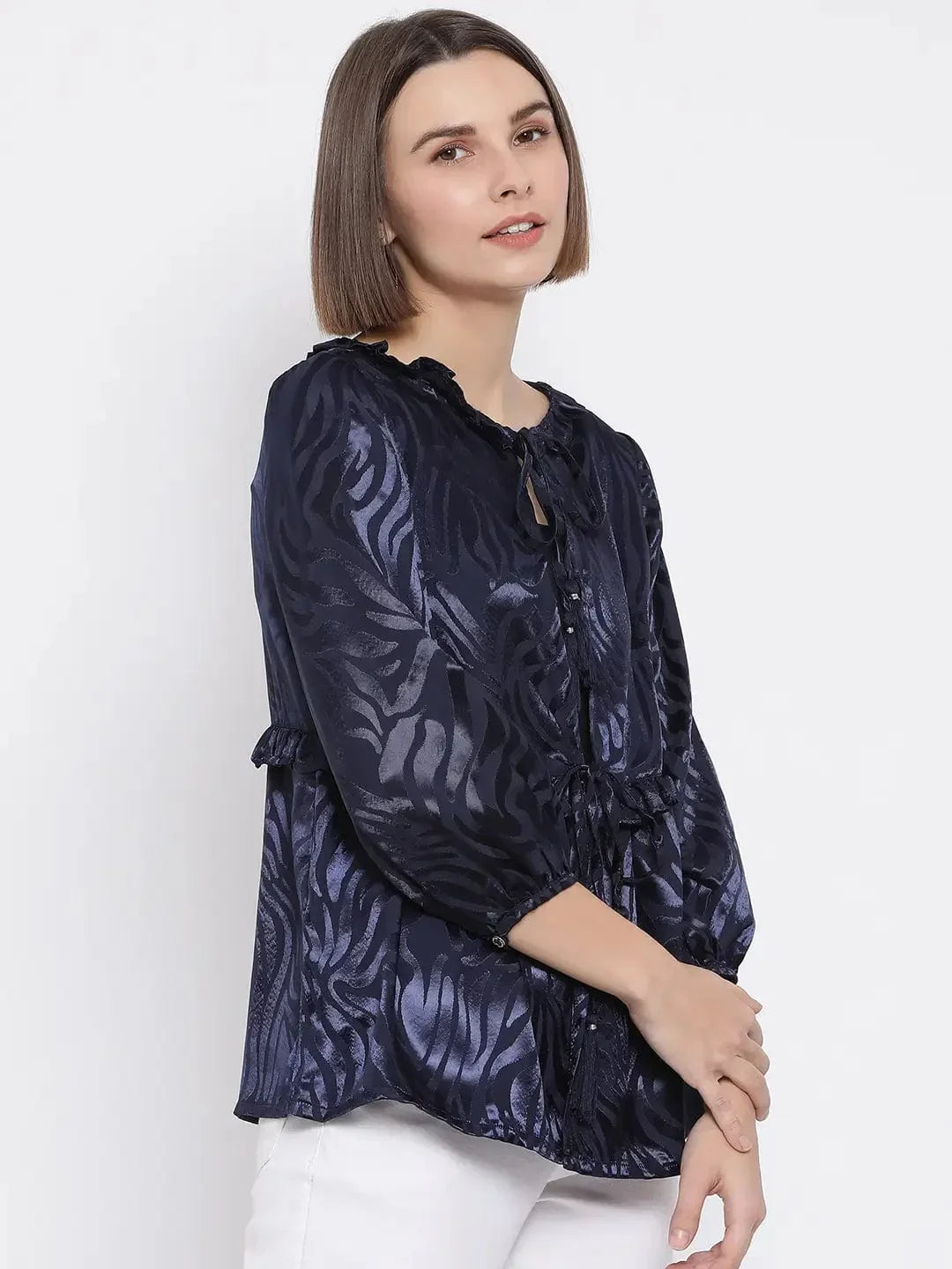 Glenton Graphic Shelly Women Shrug - oxolloxo