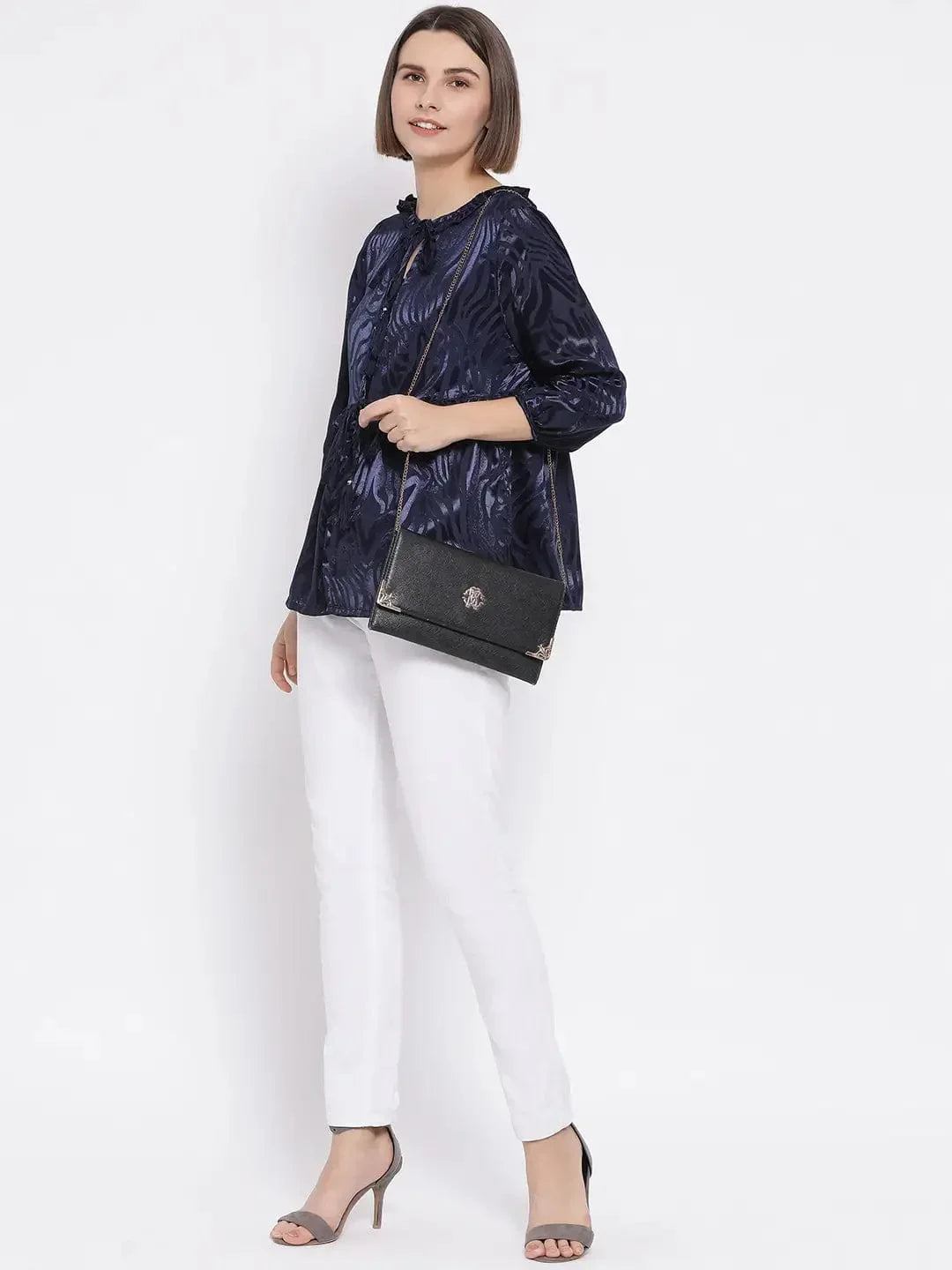 Glenton Graphic Shelly Women Shrug - oxolloxo