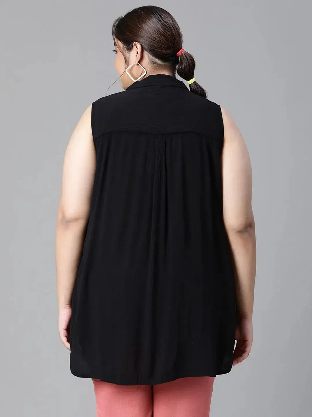 Delicate Black Collared Sleeveless Plus Size Shirt – oxolloxo