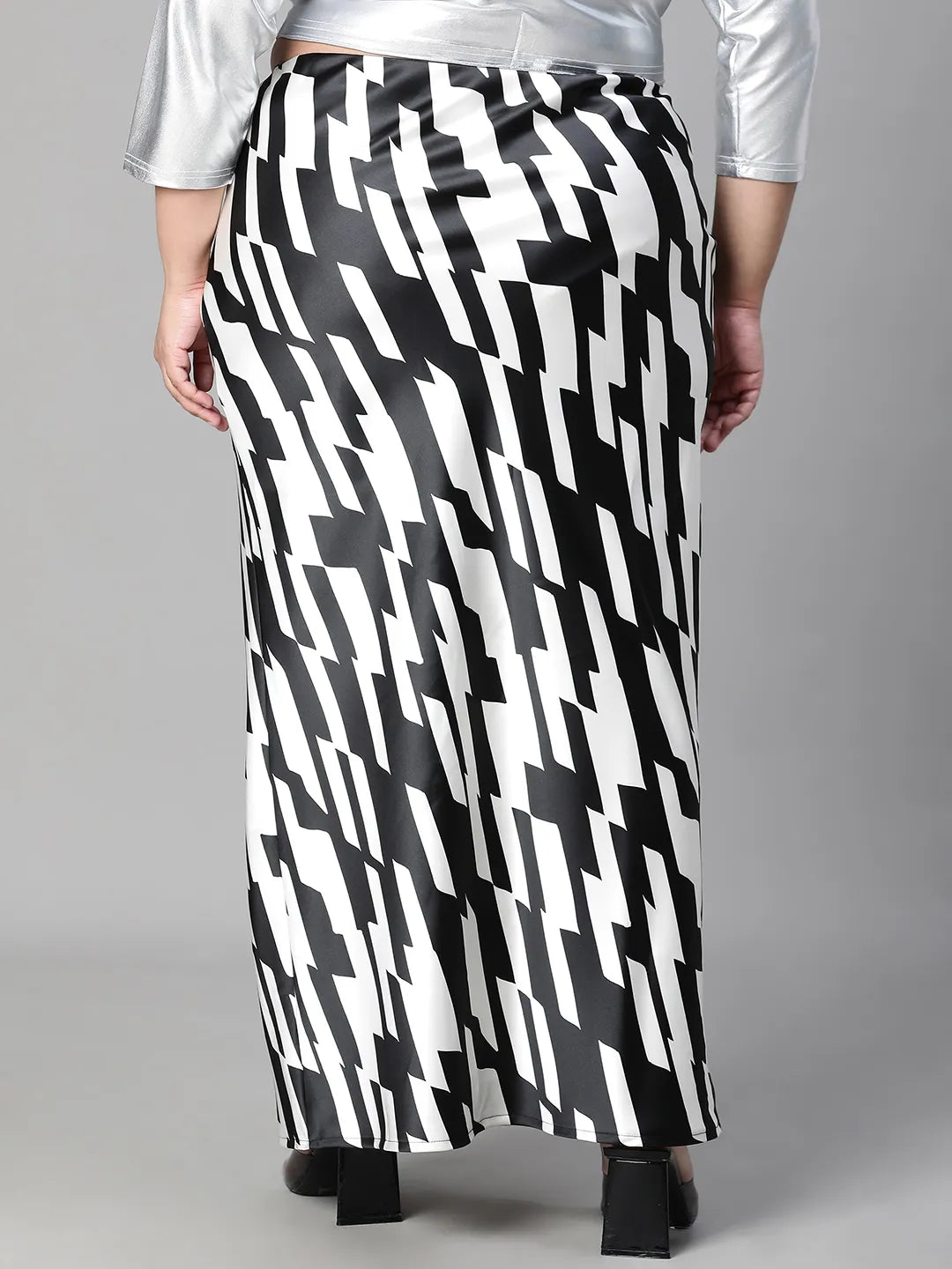 Black &amp; White Printed Long Satin Plus Size Skirt