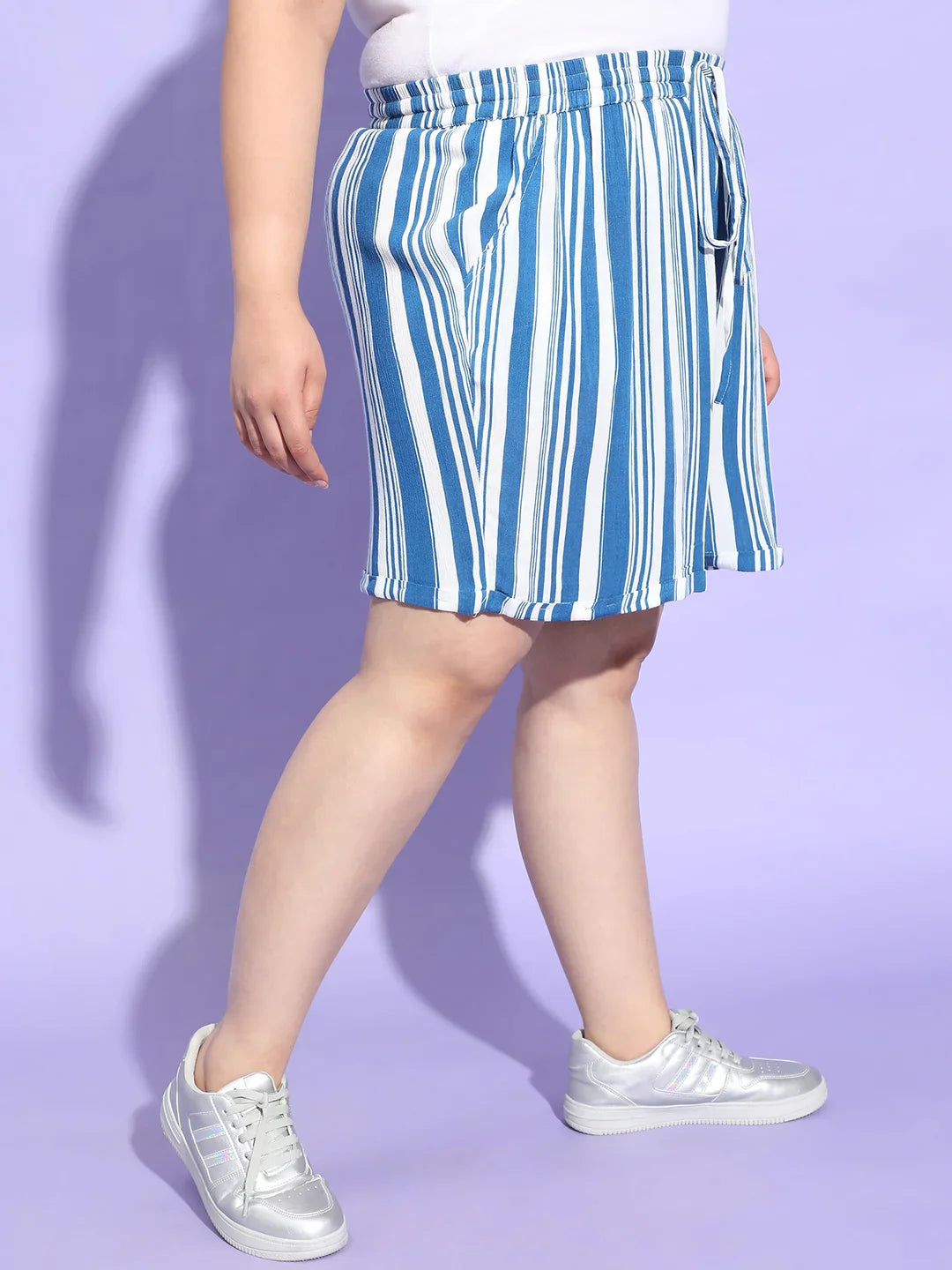 Slight Blue Stripe Print Tie Up Detailing Plus Size Shorts