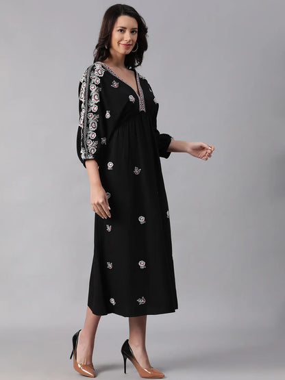 Focused Black Embroidered V-Neck Cotton Dress