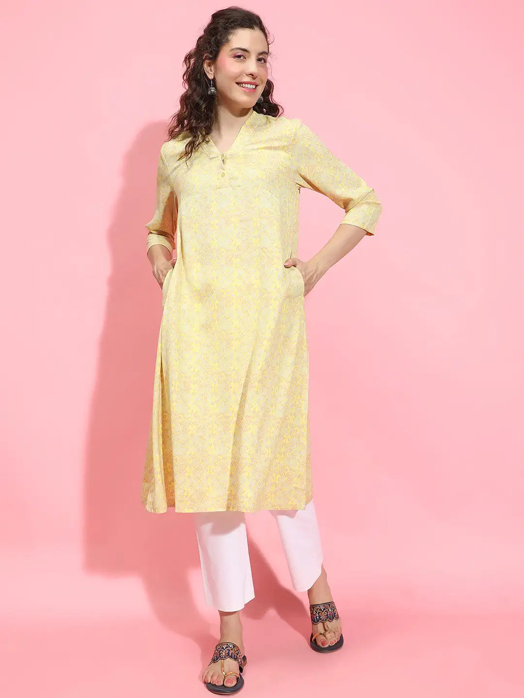 Lit Yellow Floral Print V-Neck 3/4 Sleeve Tunic for Women of All Ages