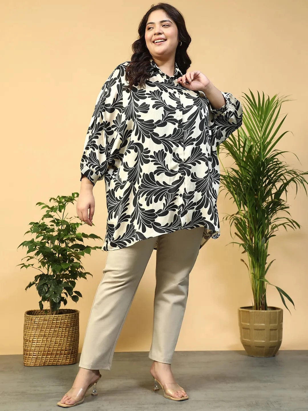 Sizzle Black Floral Print Short Sleeve Collared Button Down Plus Size Oversized Shirt