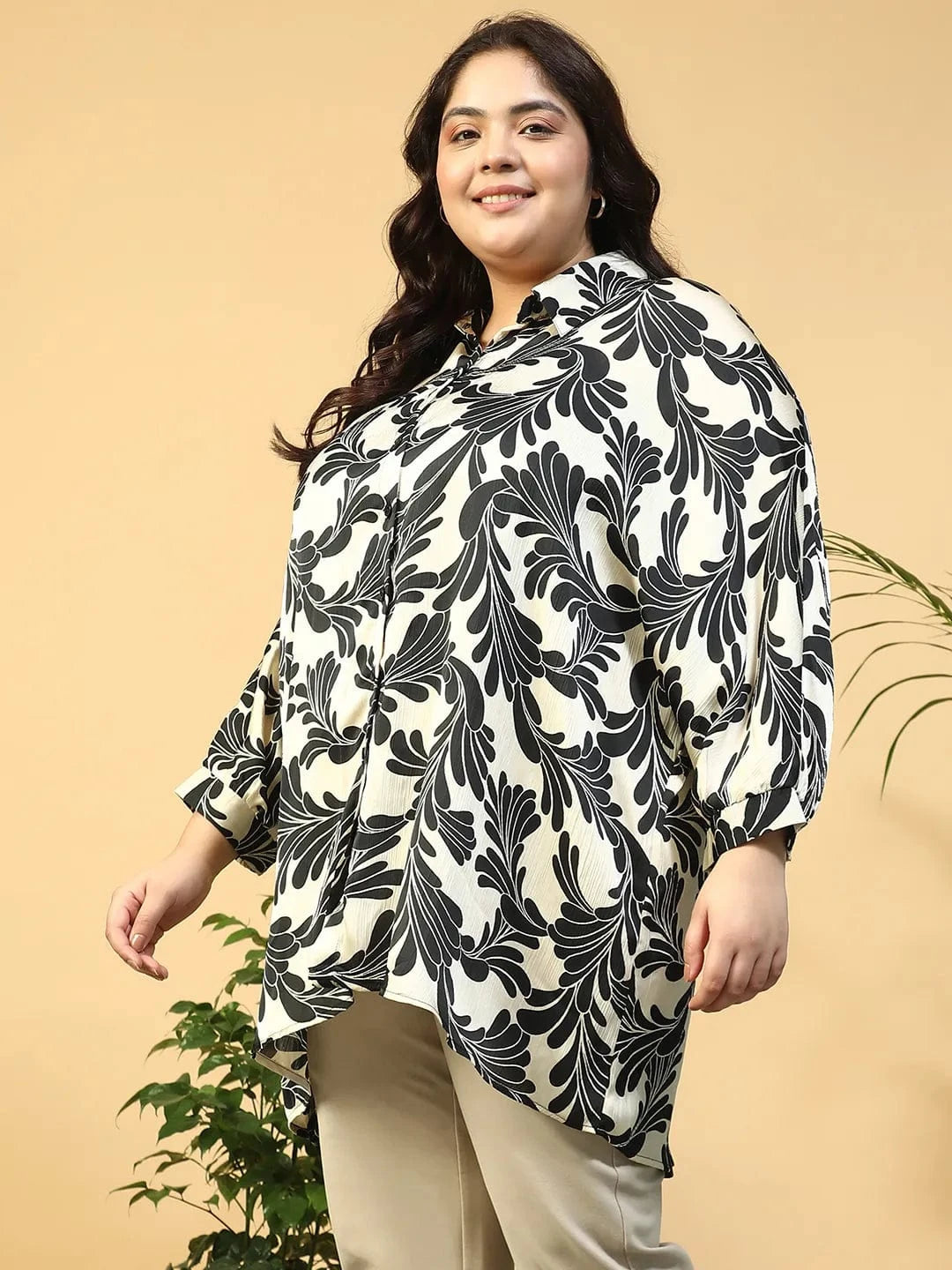 Sizzle Black Floral Print Short Sleeve Collared Button Down Plus Size Oversized Shirt