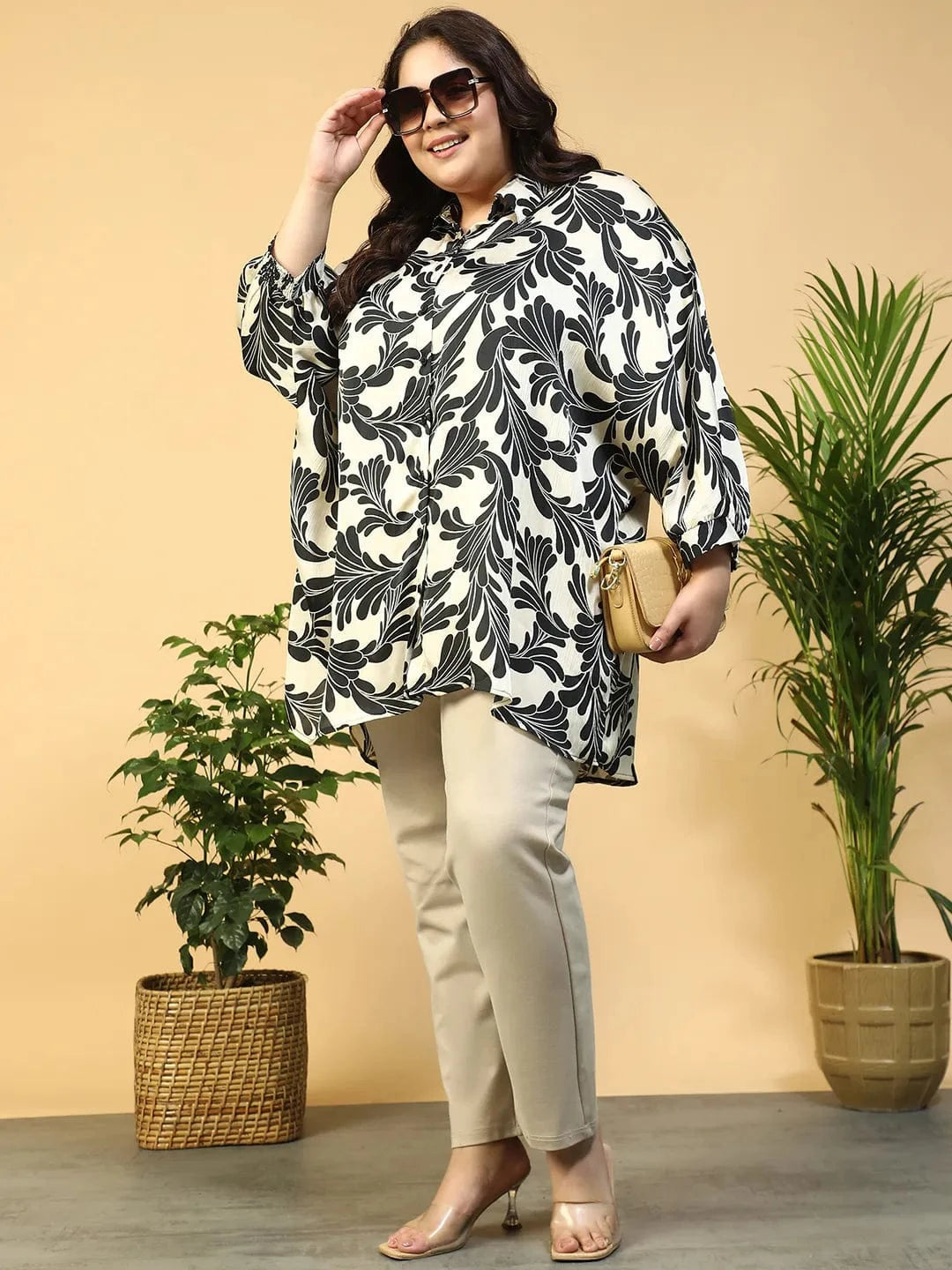 Sizzle Black Floral Print Short Sleeve Collared Button Down Plus Size Oversized Shirt