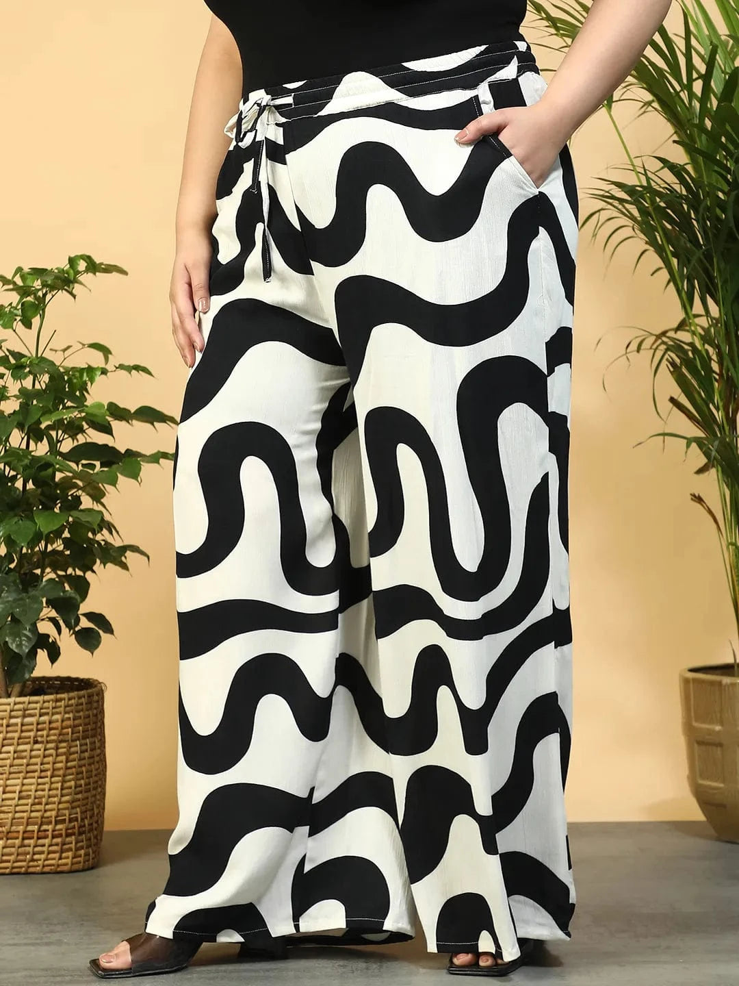 Off-White Flared Elasticated Waist, Tie-Up Detail & Side Pockets Plus Size Women Pant
