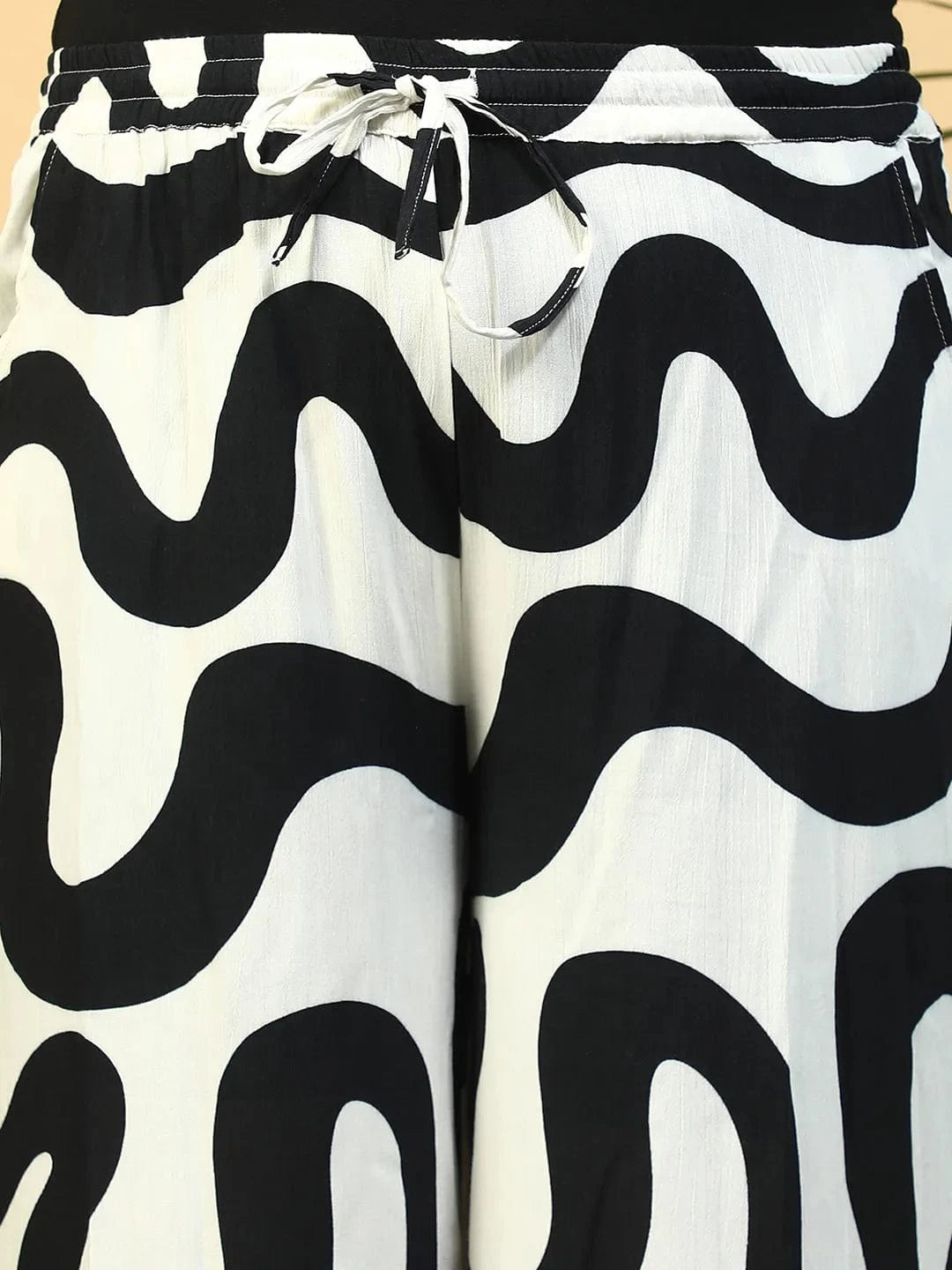 Off-White Flared Elasticated Waist, Tie-Up Detail & Side Pockets Plus Size Women Pant