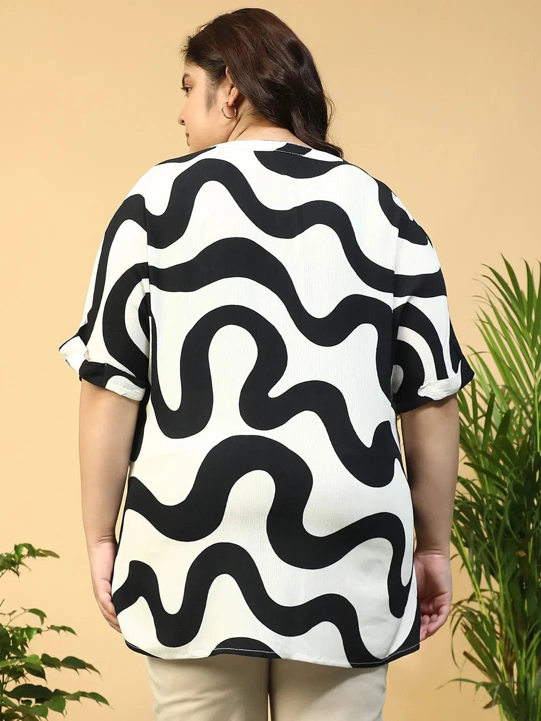 Off -White Printed V-Neck Short Sleeve Plus Size Women Boxy Top