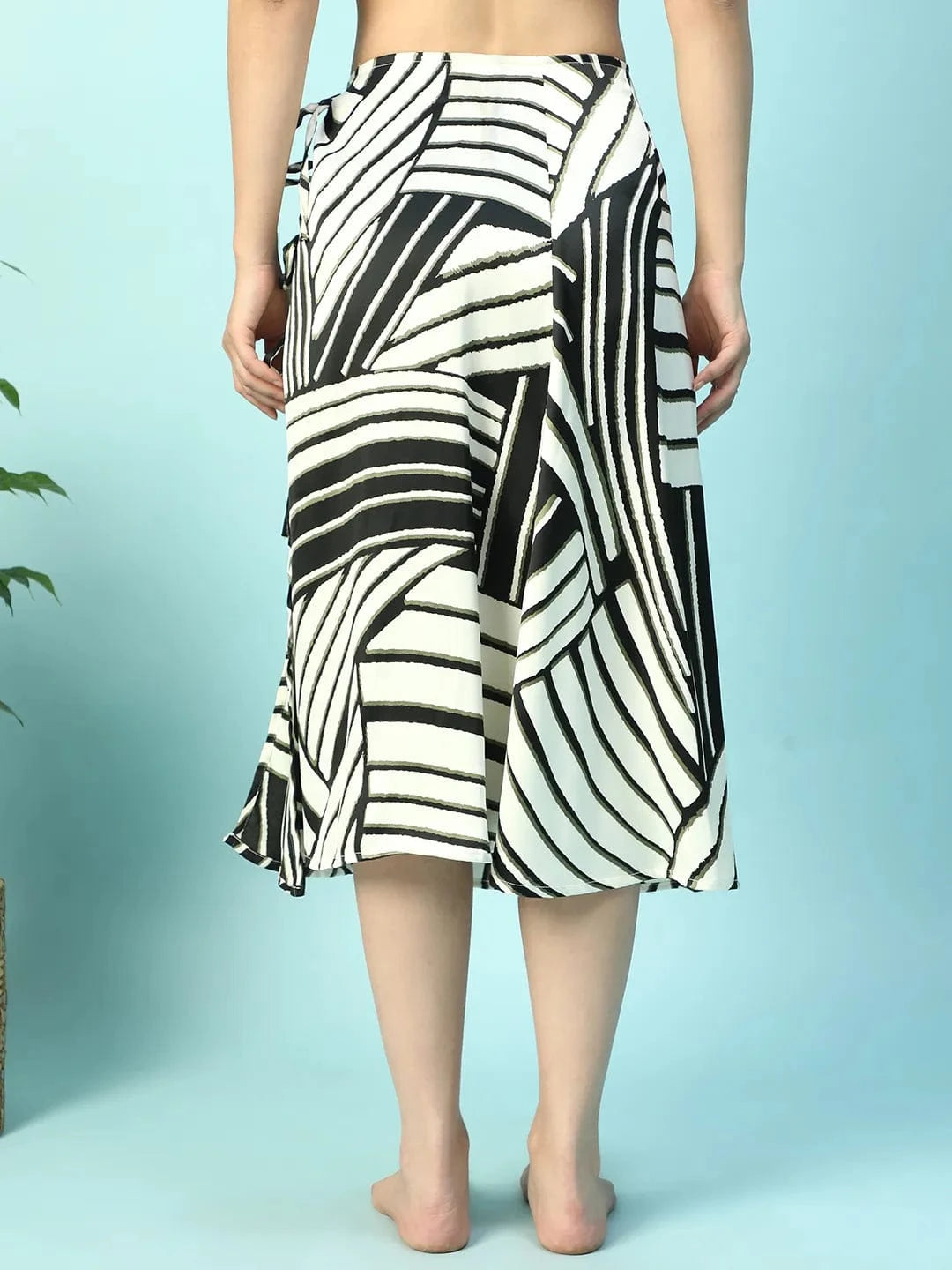Vibey Black Stripe Print Elasticated With Tie-Up String Detail Women Beachwear Satin Skirt