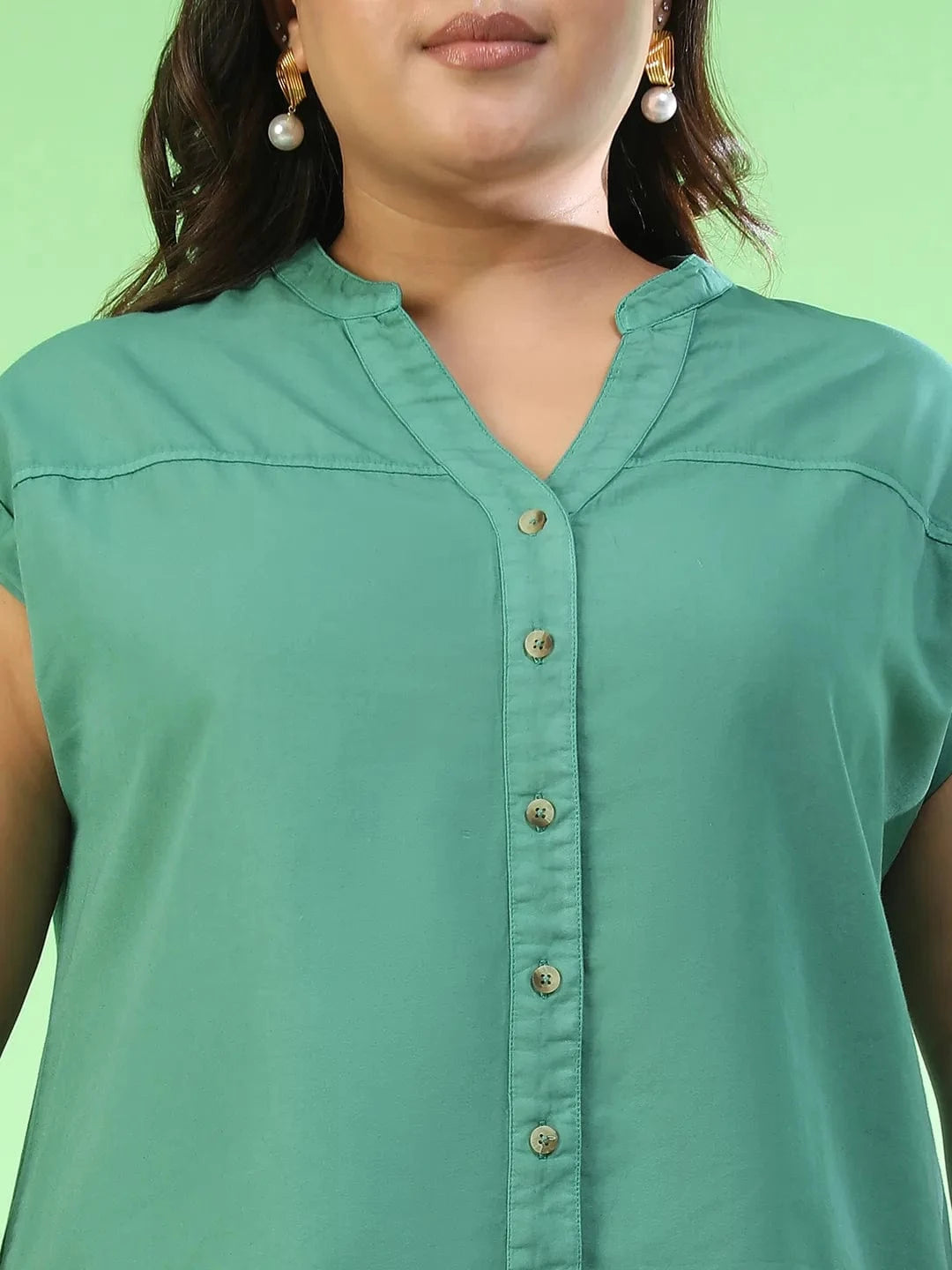 Style-Savvy Green Short Sleeve Button Down Plus Size Women Cotton Top