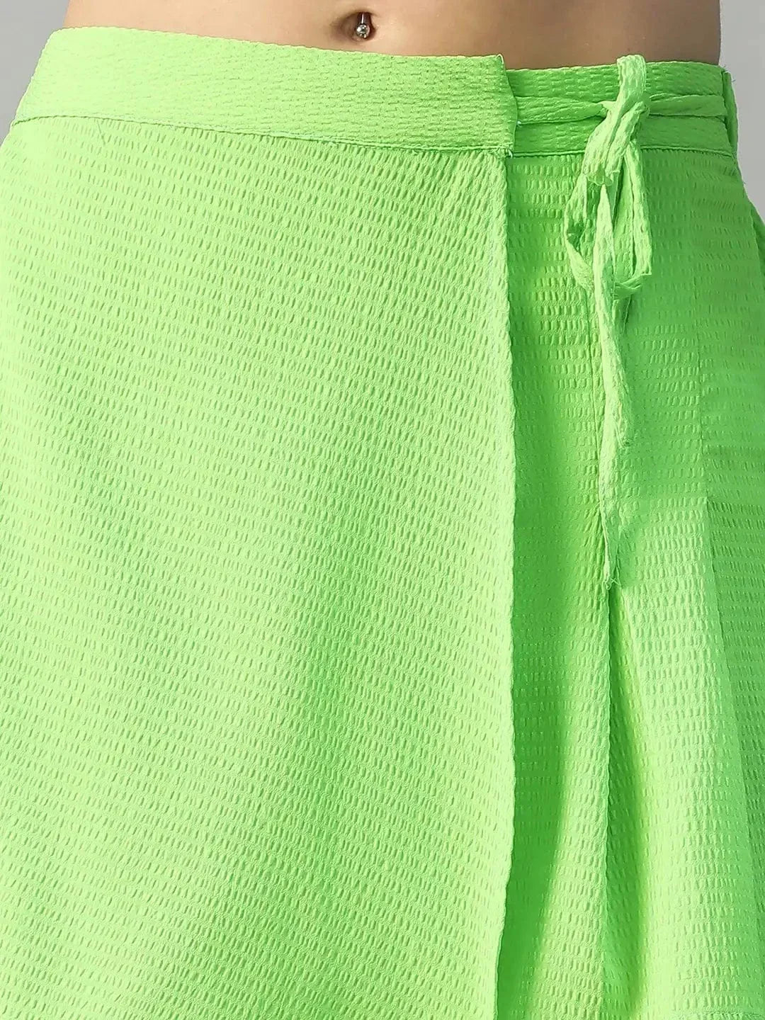 Aqua Pop Solid Green Elasticated Tie-Up Detail Seersucker Dobby Women Skort with Front Flap - oxolloxo