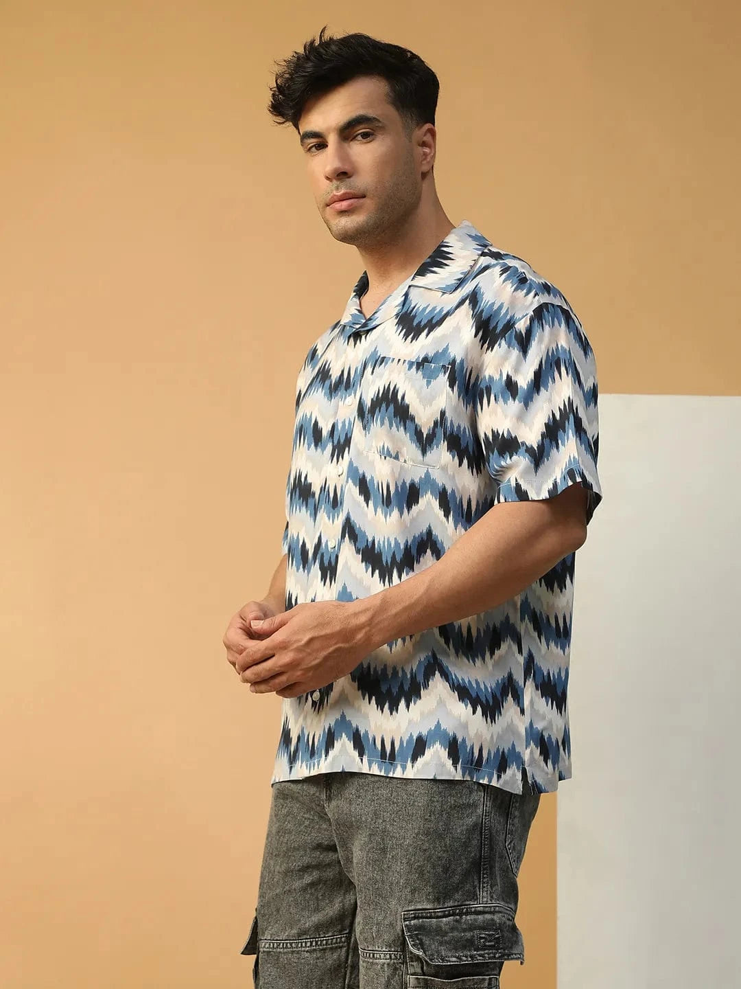 Demon Blue Zig -Zag Print Lapel Collar Short Sleeve Men Oversized Shirt