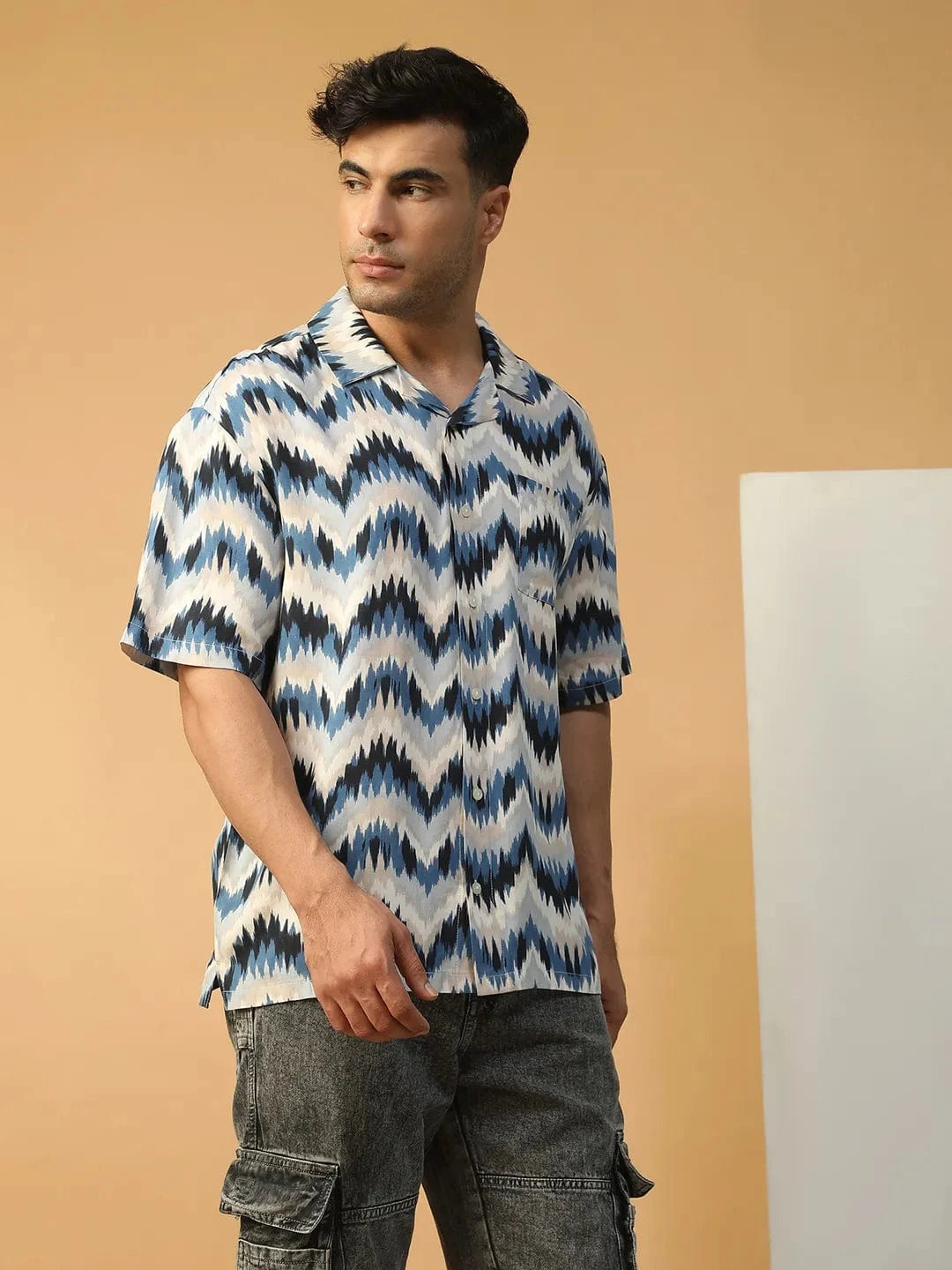 Demon Blue Zig -Zag Print Lapel Collar Short Sleeve Men Oversized Shirt
