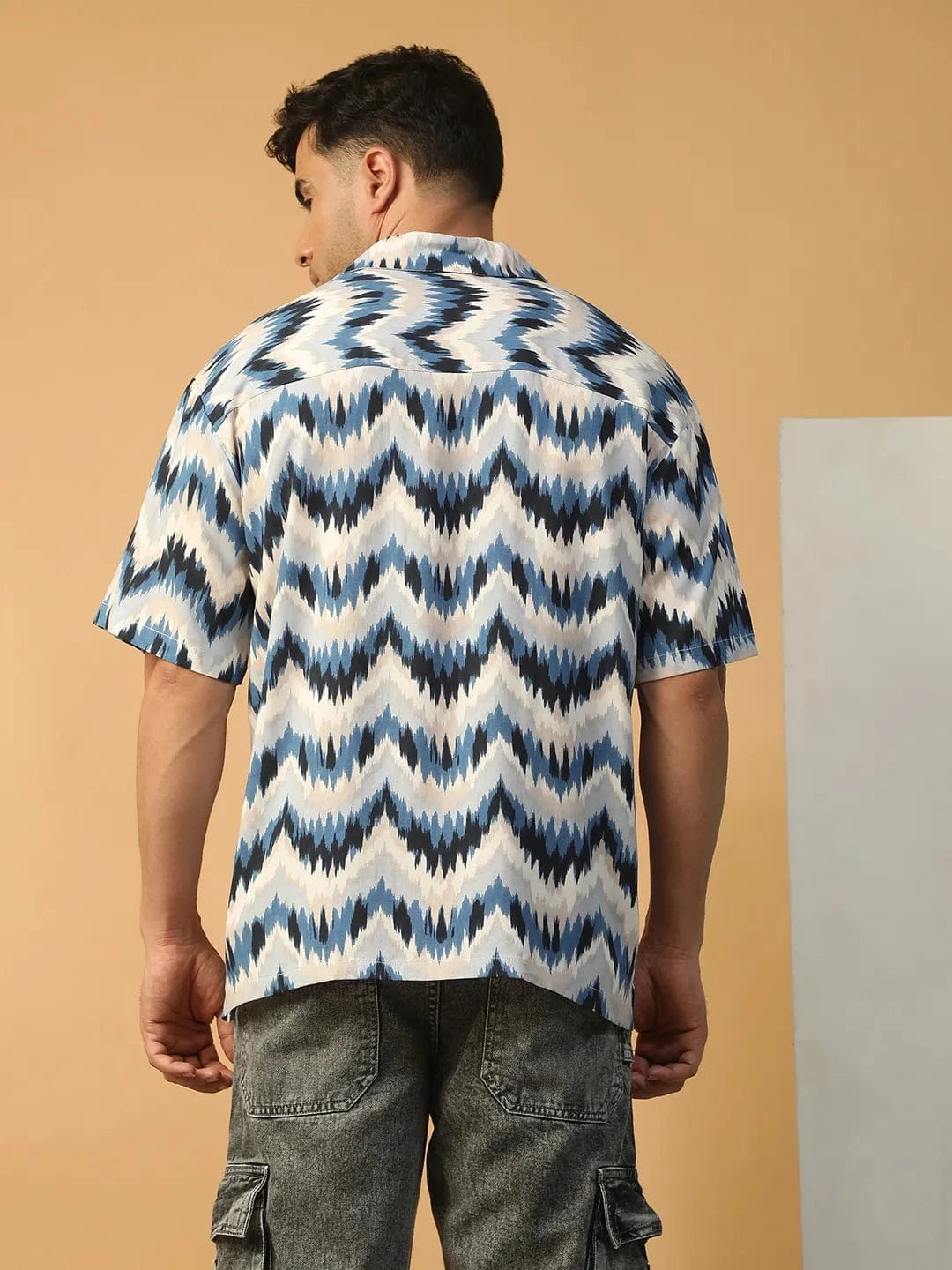 Demon Blue Zig -Zag Print Lapel Collar Short Sleeve Men Oversized Shirt