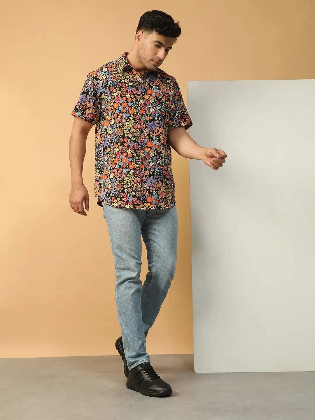 Loud Floral Print Multicolor Collared Short Sleeve Men Oversized Shirt