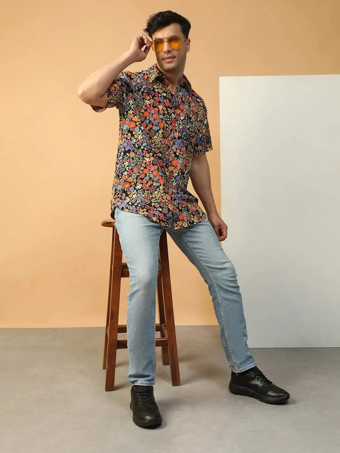 Loud Floral Print Multicolor Collared Short Sleeve Men Oversized Shirt