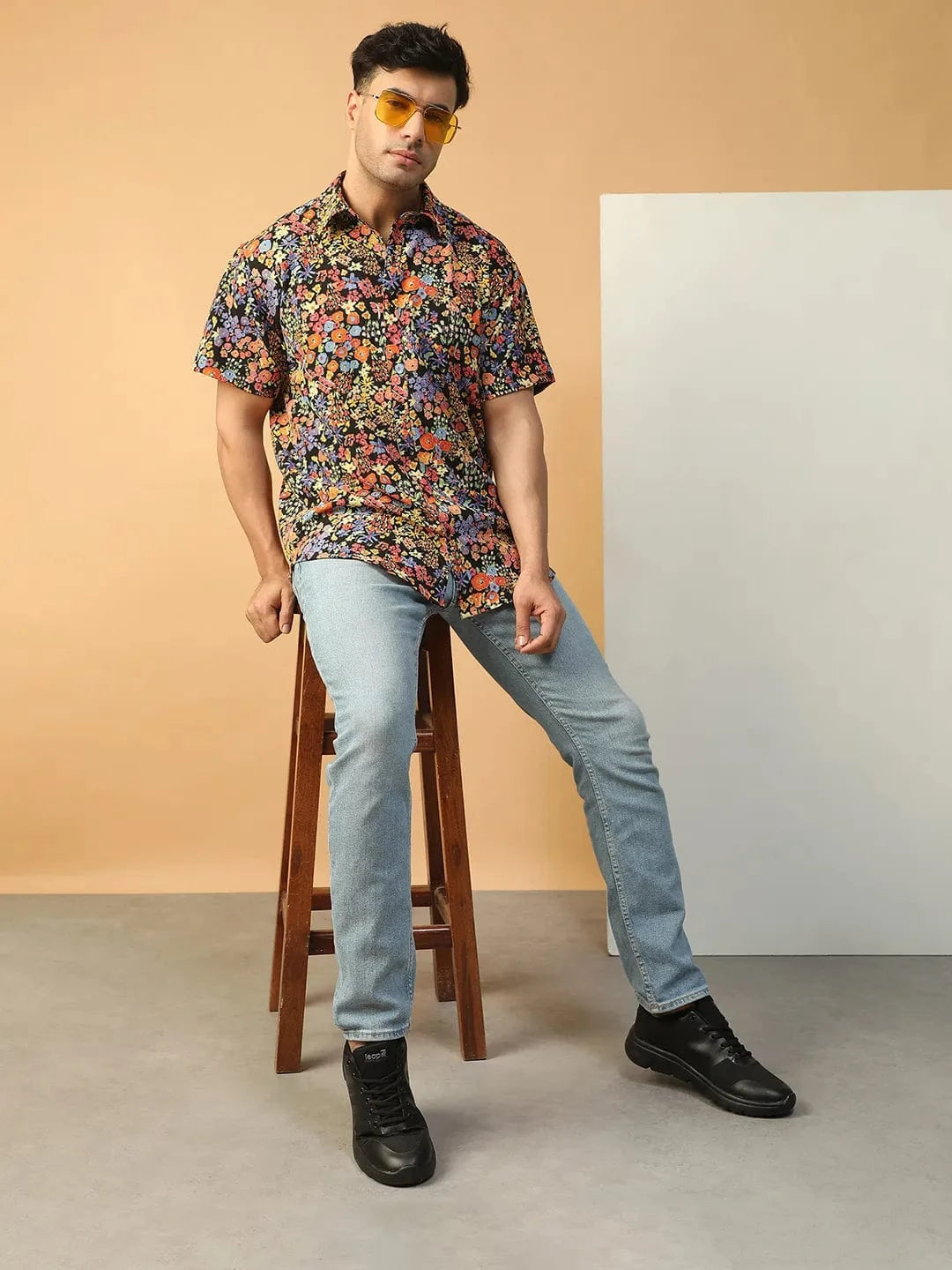 Loud Floral Print Multicolor Collared Short Sleeve Men Oversized Shirt