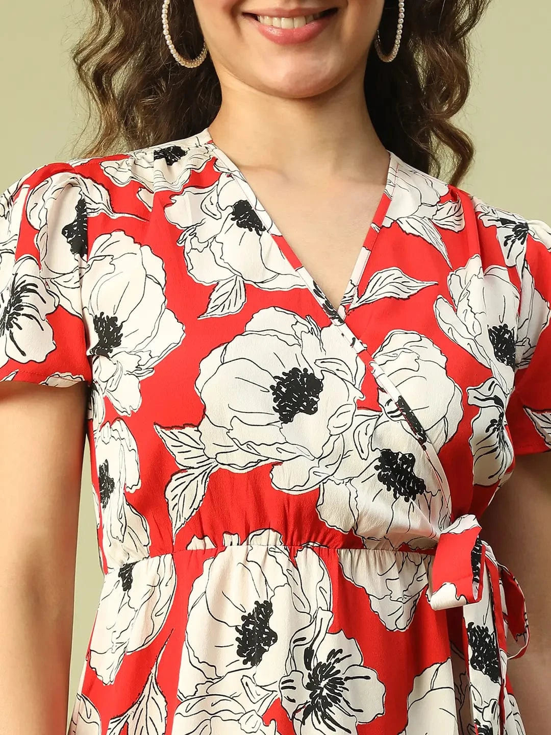 Women Red Floral Print V-Neck Short Sleeve Elasticated Knee Length Wrap Dress With Tie-Knot Detail