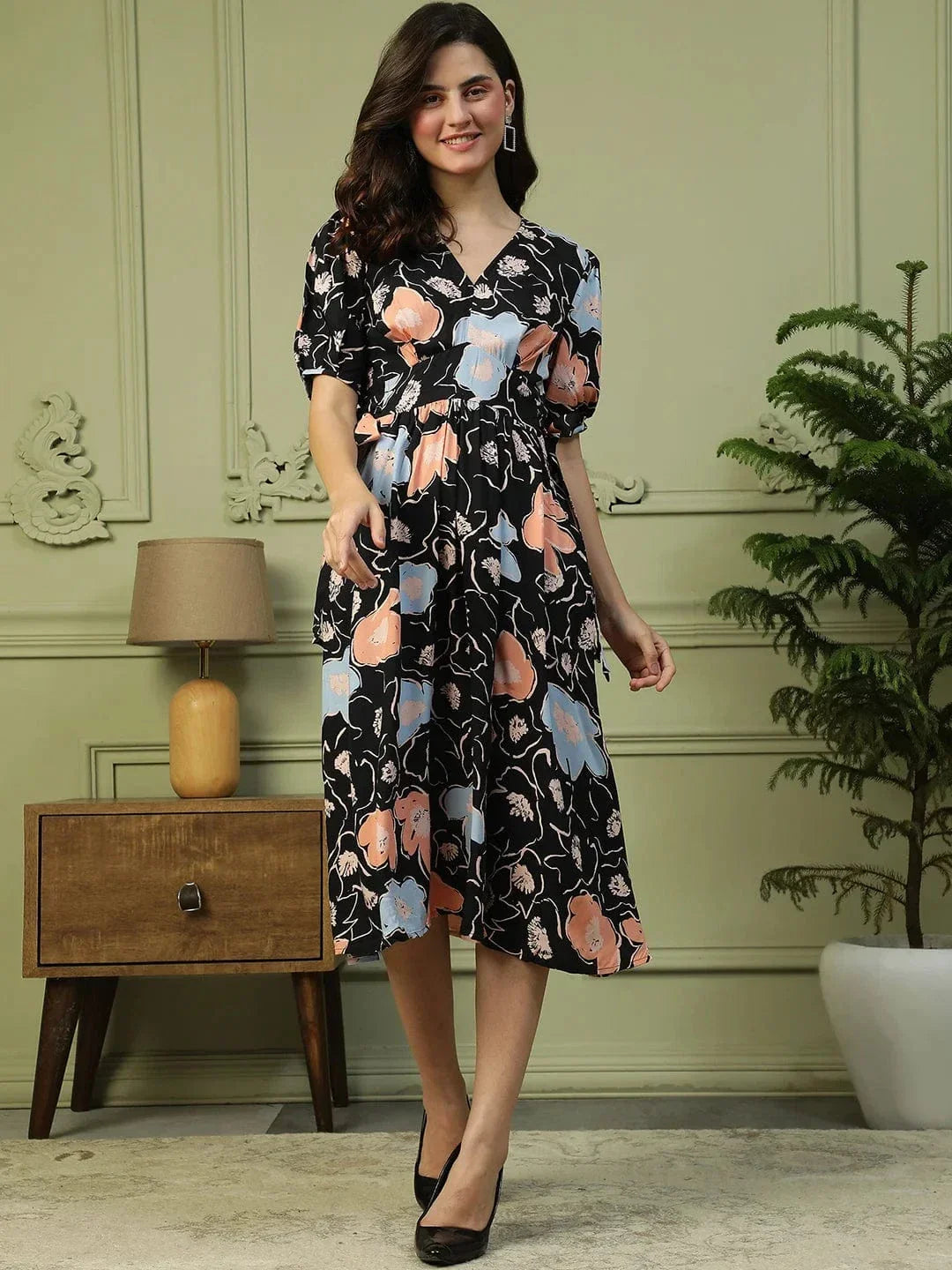 Classy Black Floral Print Elasticated Waist With Side Tie-Up Detail Women Dress - oxolloxo