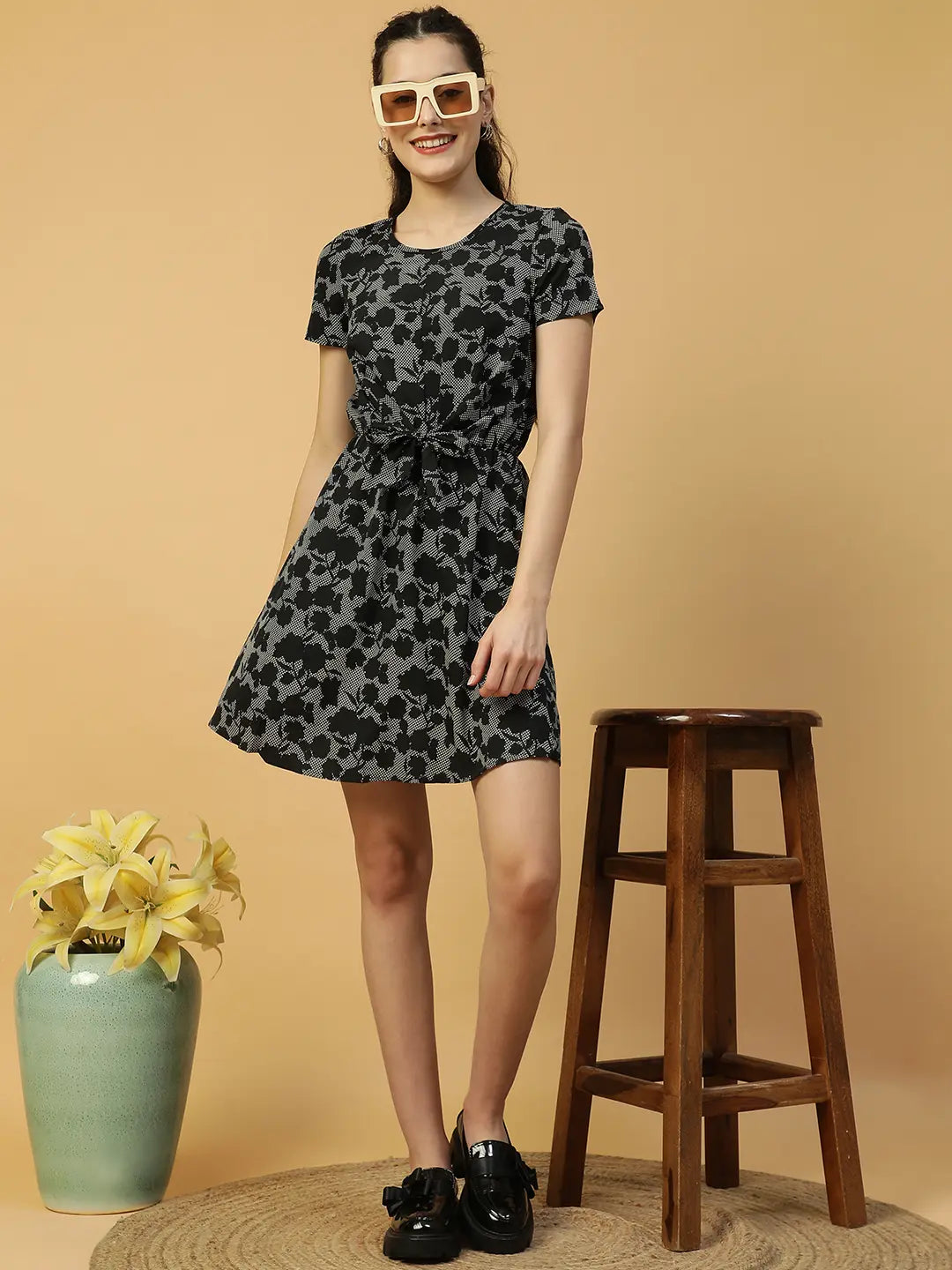 Black Floral Print Short Sleeve Women Dress With Tie-Up Waist  Belt
