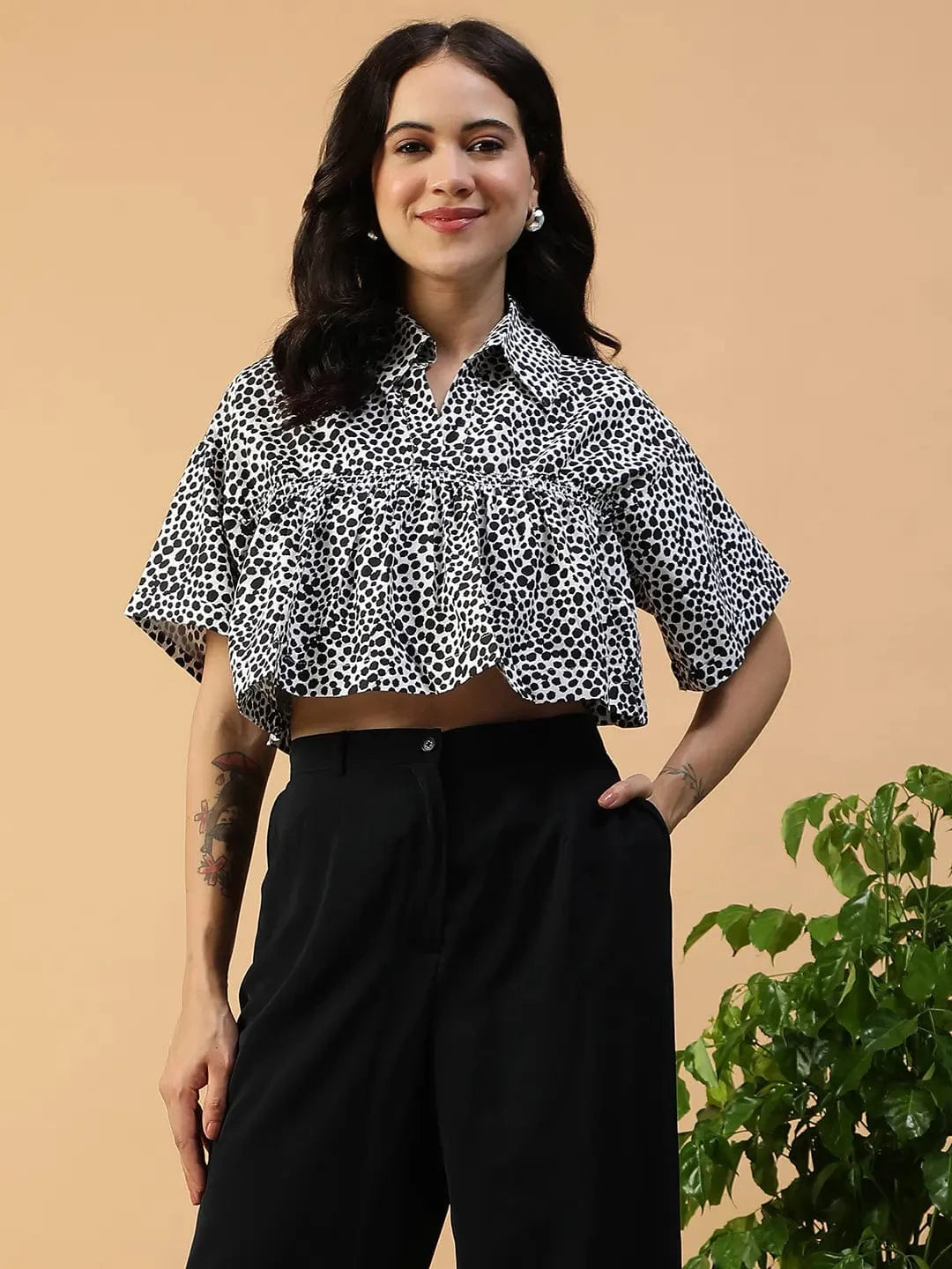 Notch Black Animal Print Collared Short Sleeve Women Cotton Poplin Crop Top