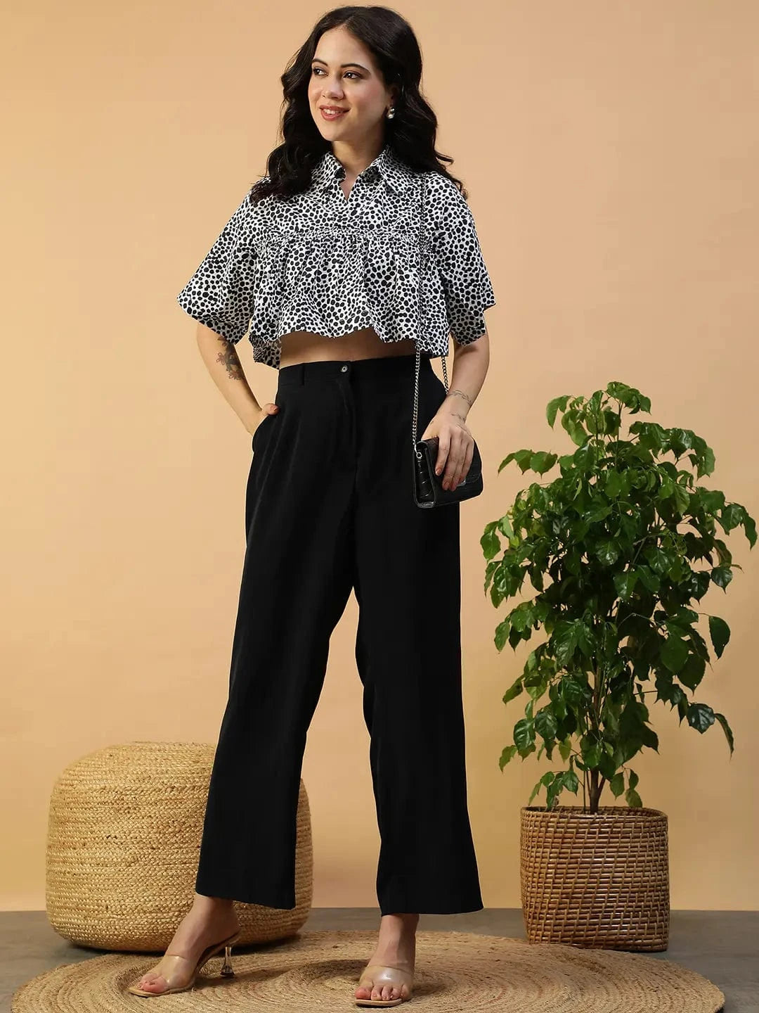 Notch Black Animal Print Collared Short Sleeve Women Cotton Poplin Crop Top