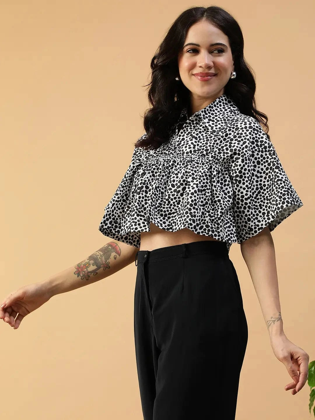 Notch Black Animal Print Collared Short Sleeve Women Cotton Poplin Crop Top