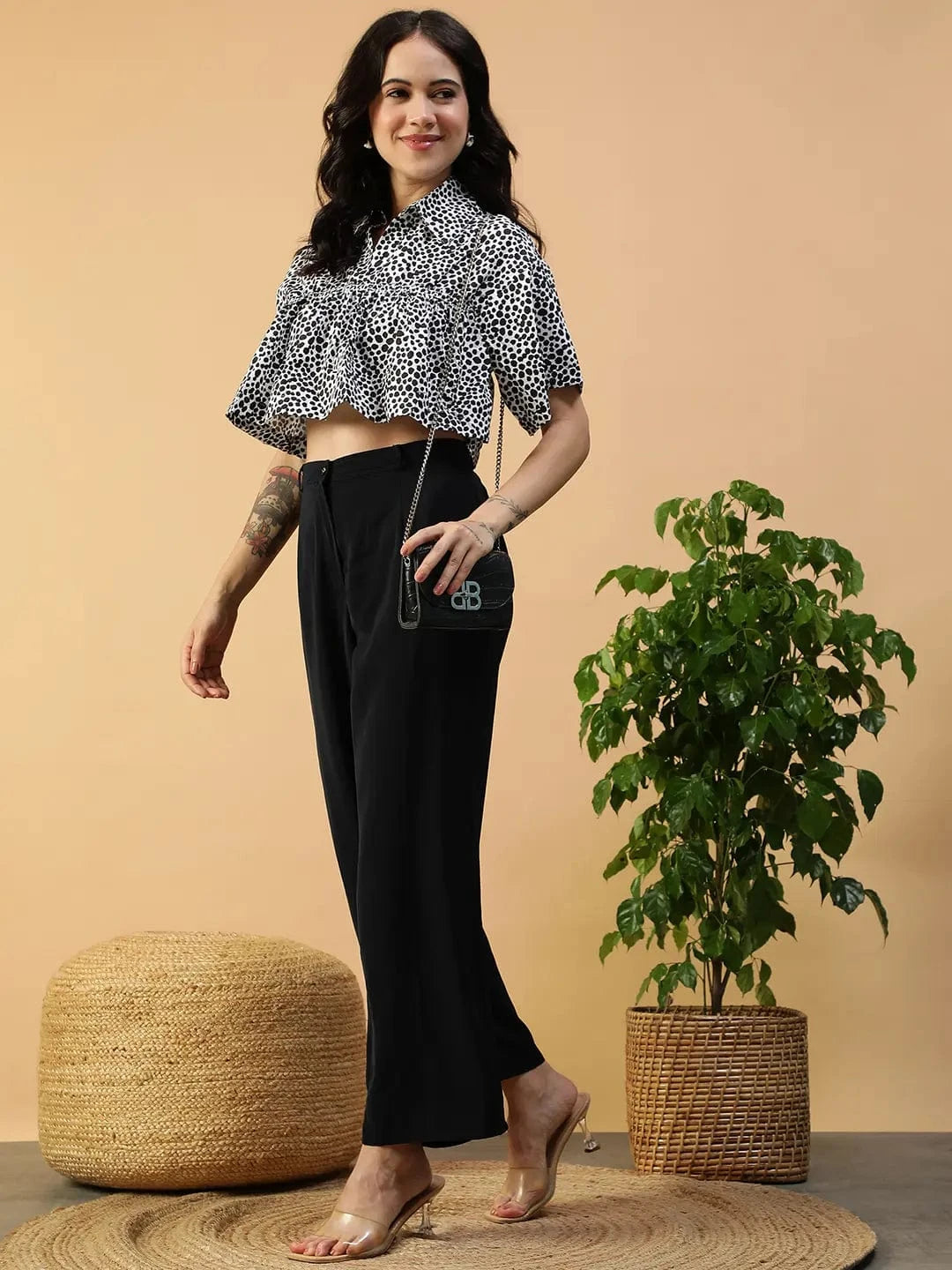 Notch Black Animal Print Collared Short Sleeve Women Cotton Poplin Crop Top