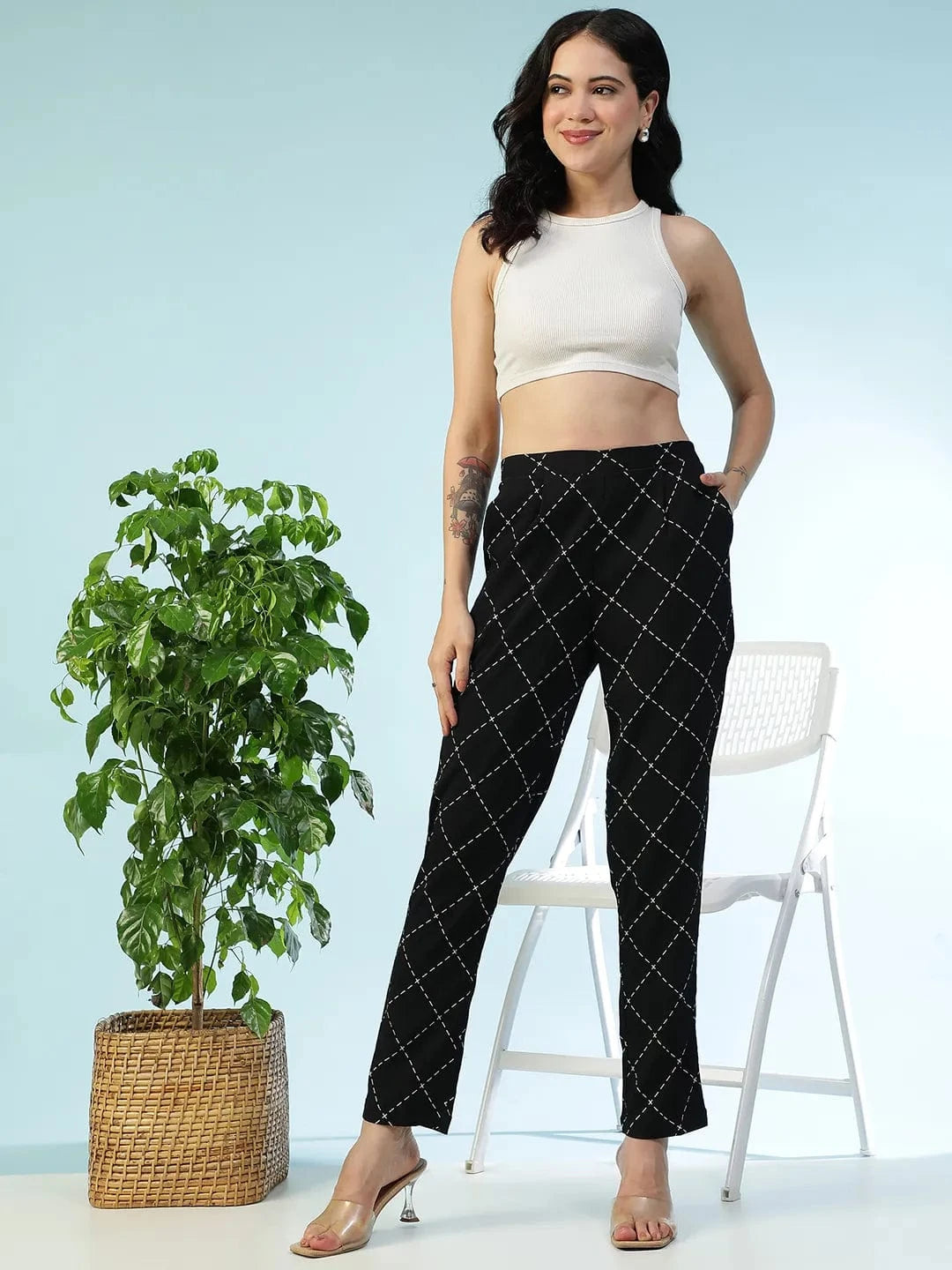 Serving Black Printed Elasticated Tapered Fit Narrow Linen Women Pant