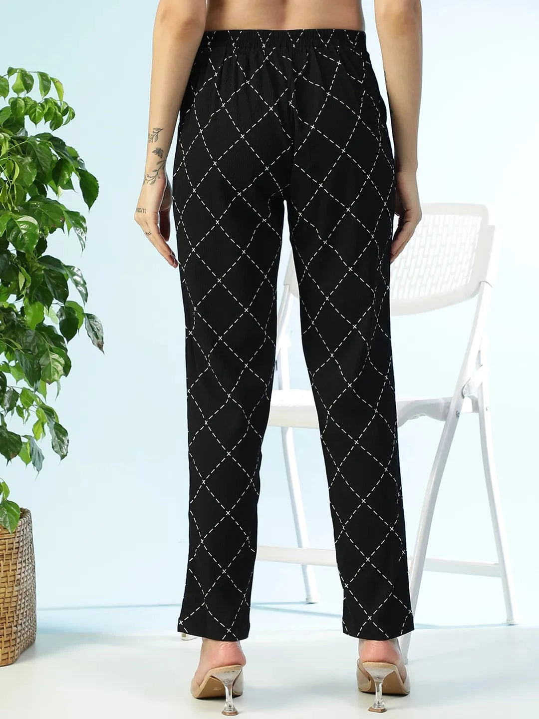 Serving Black Printed Elasticated Tapered Fit Narrow Linen Women Pant