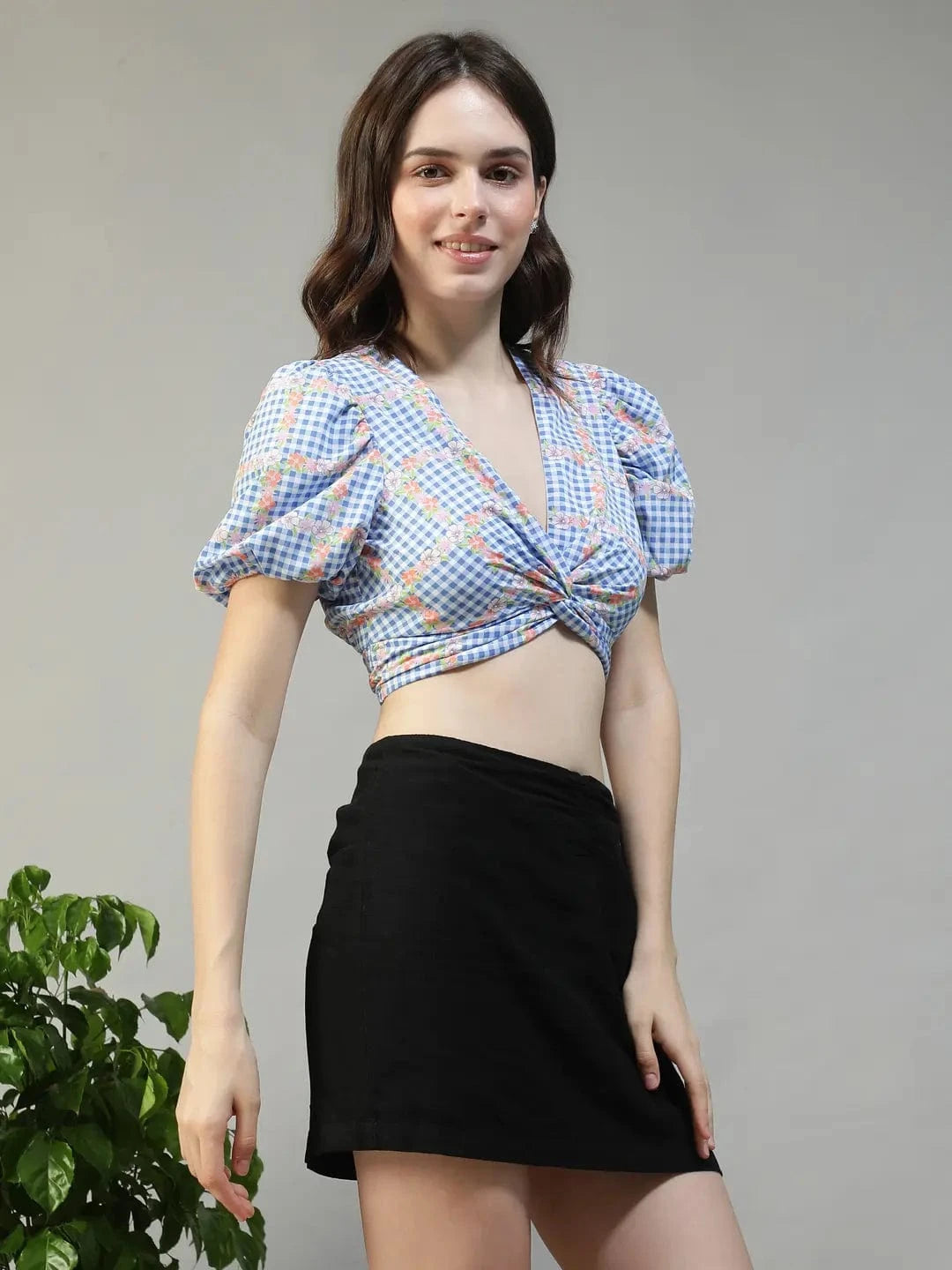 Vibeluxe Blue Floral Print V-Neck Short Sleeve Women Crop Top