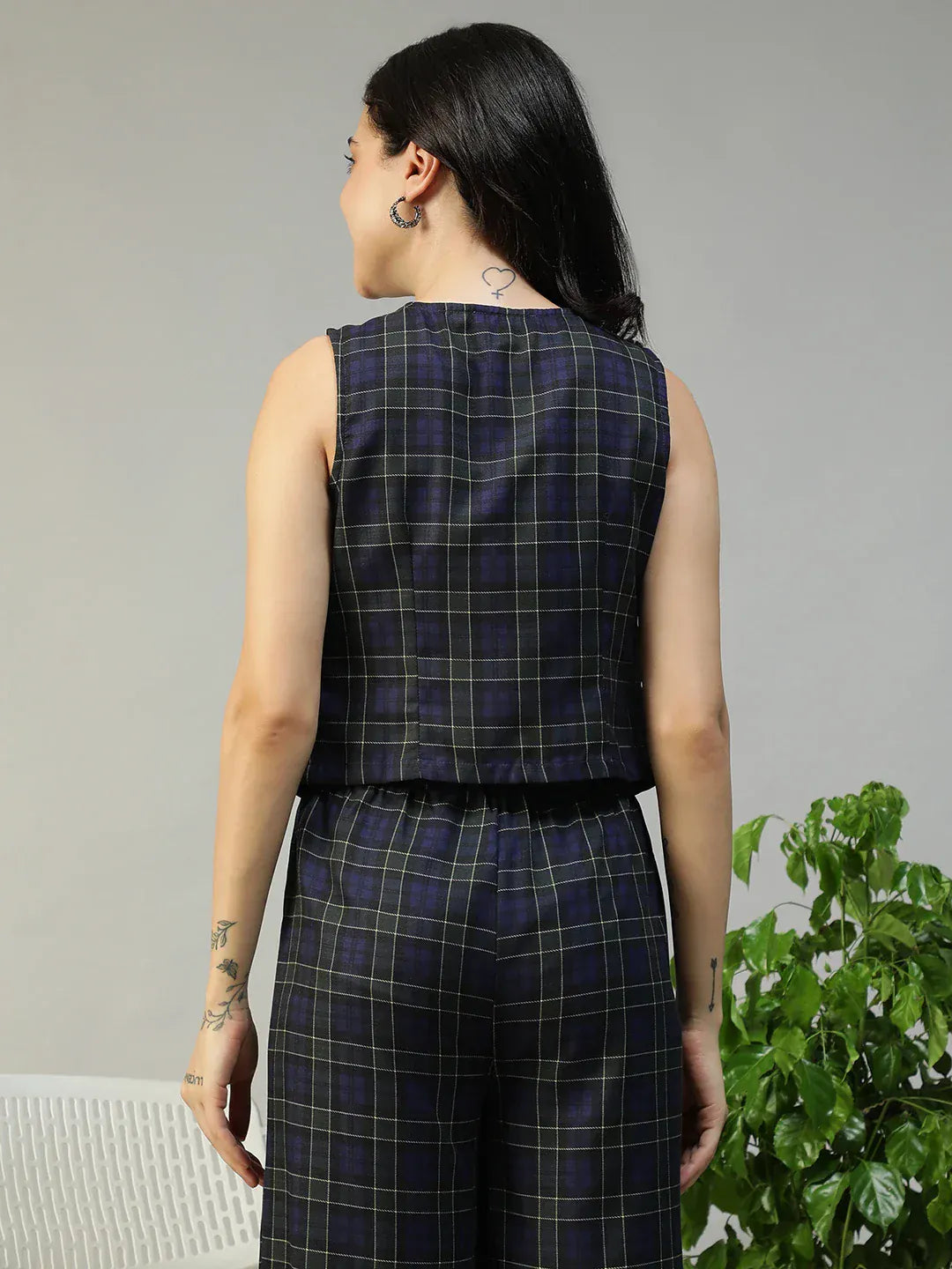 Women Navy Check Slub V-Neck Sleeveless Tie-Up Top With Front Pockets