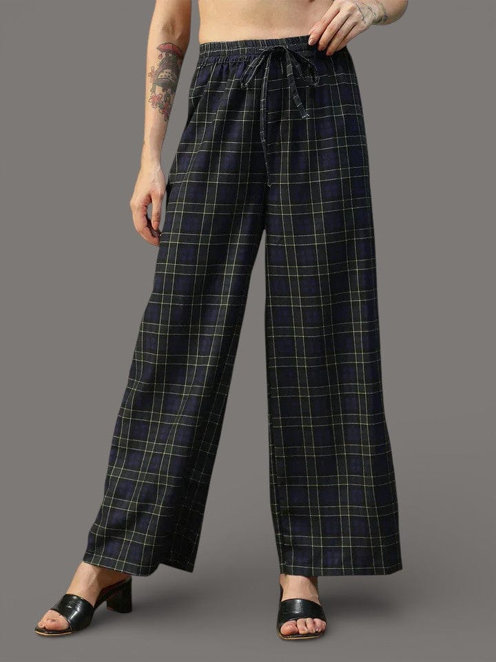 Women Black Check Print Full Length Pants with Pockets