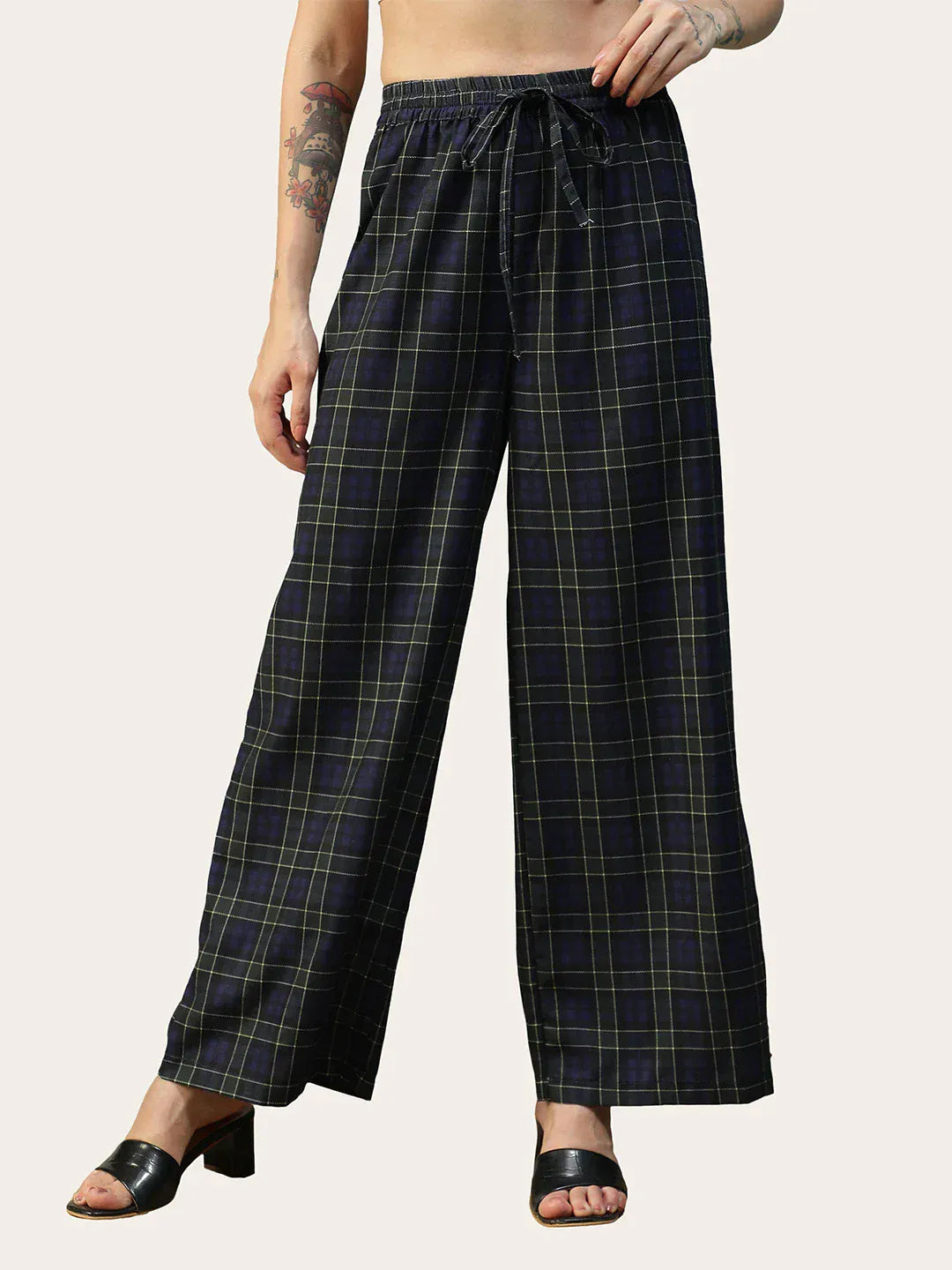 Women Black Check Print Full Length Pants with Pockets