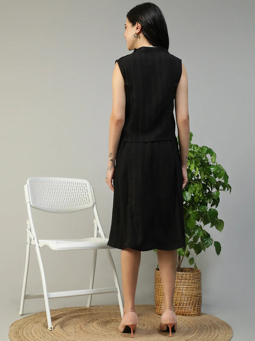 Women Black Stripe Sleeveless Top & Knee-Length Skirt Co-Ord Set