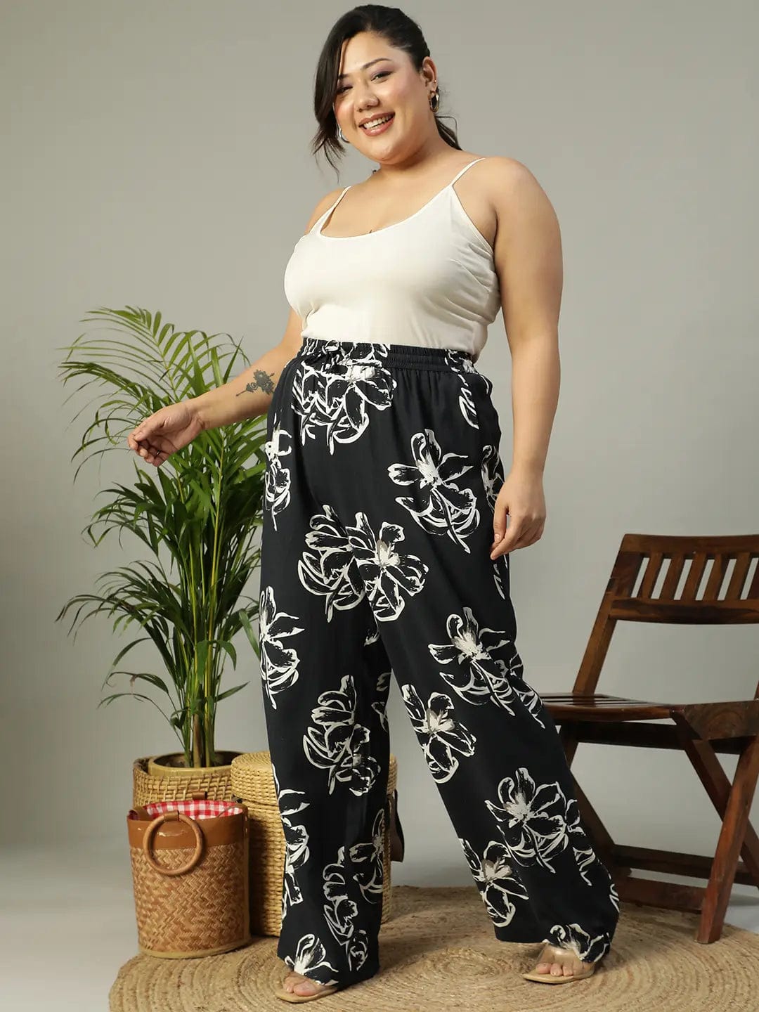 More Black Floral Print Elasticated Plus Size Women Pant