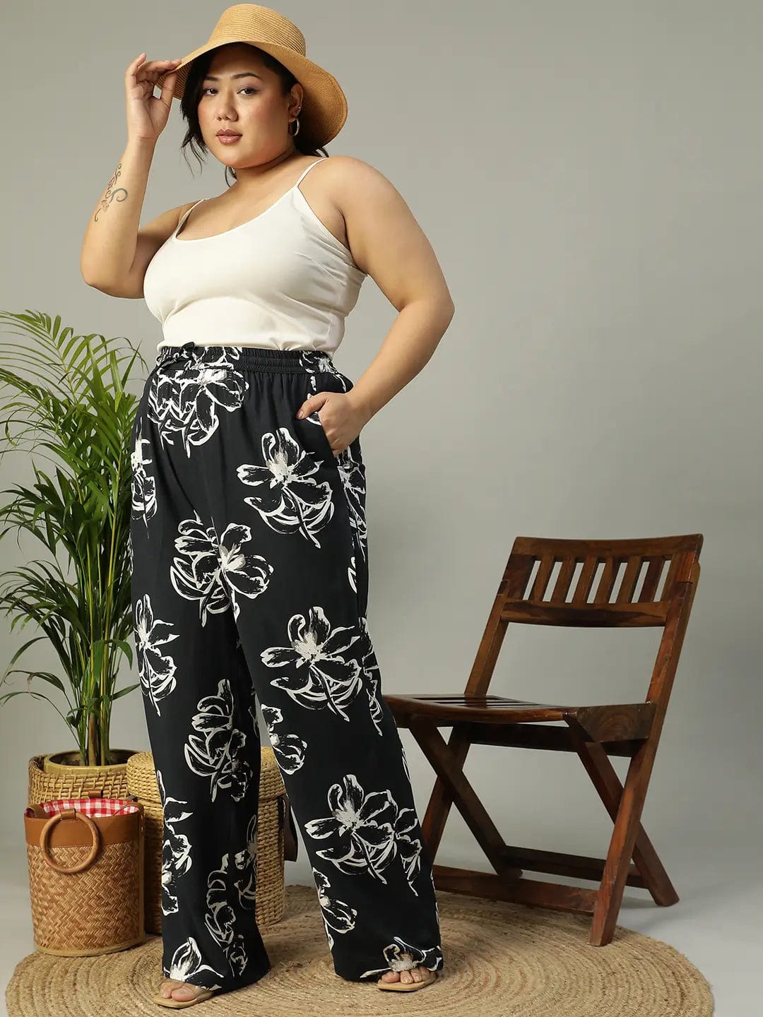 More Black Floral Print Elasticated Plus Size Women Pant