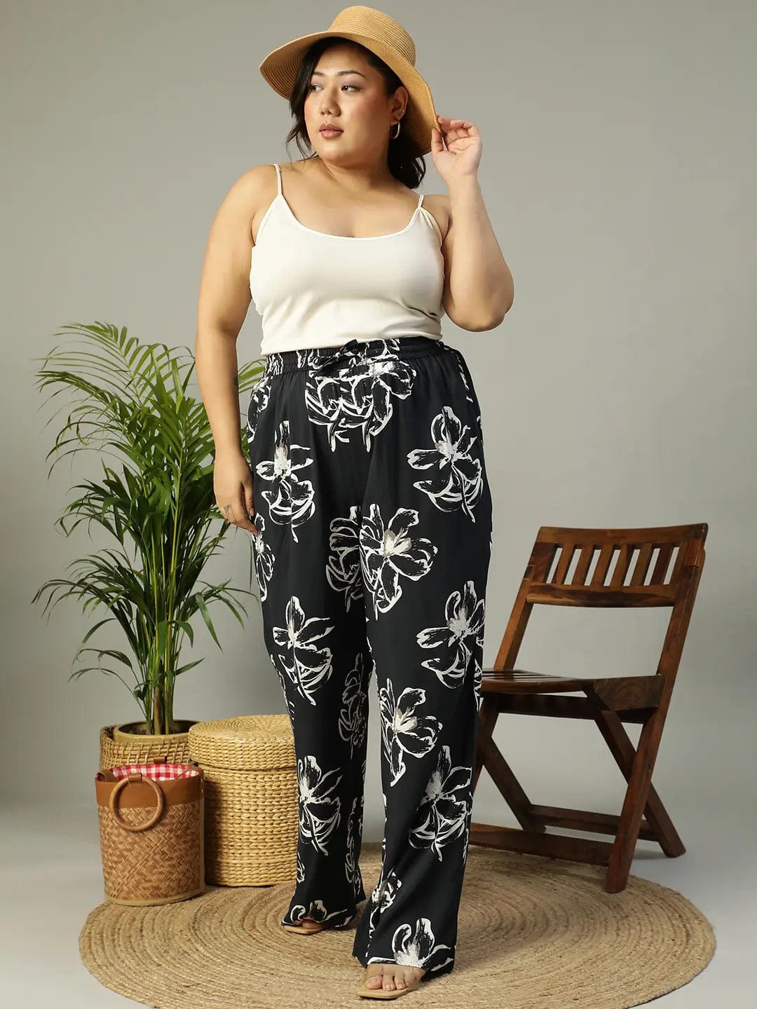 More Black Floral Print Elasticated Plus Size Women Pant