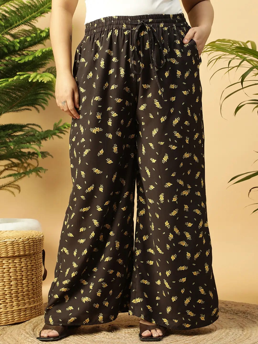 Bright  Black Tropical Print Elasticated Plus Size Women Pant