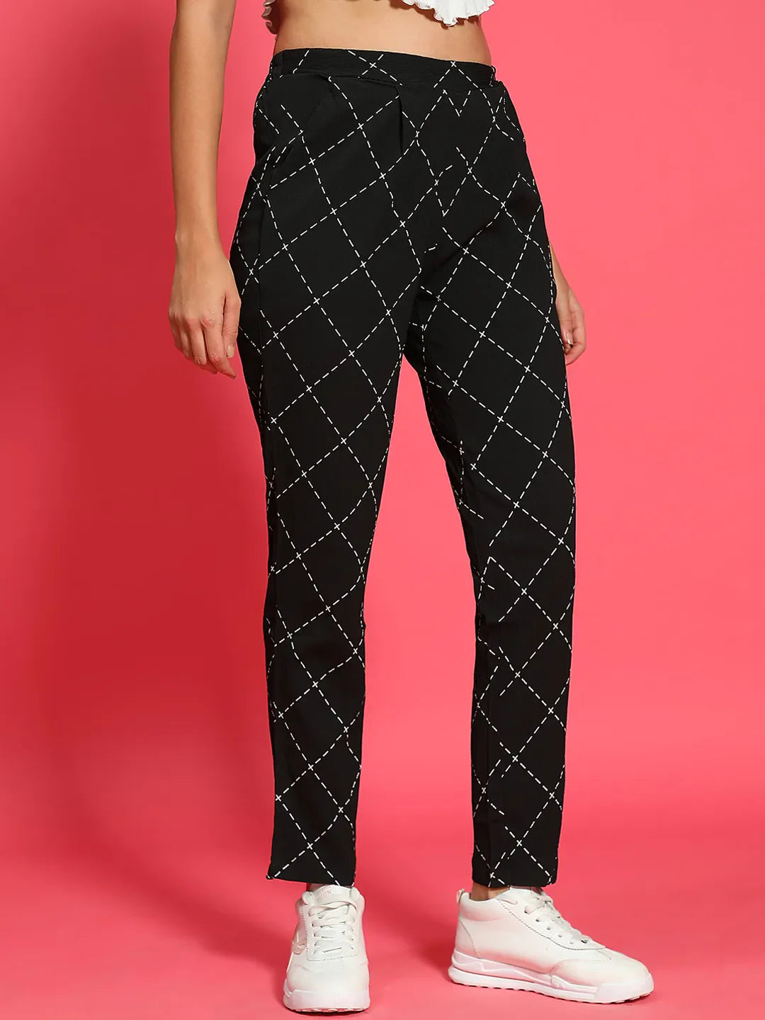 Trendsetting Black Elasticated Printed Women Pants