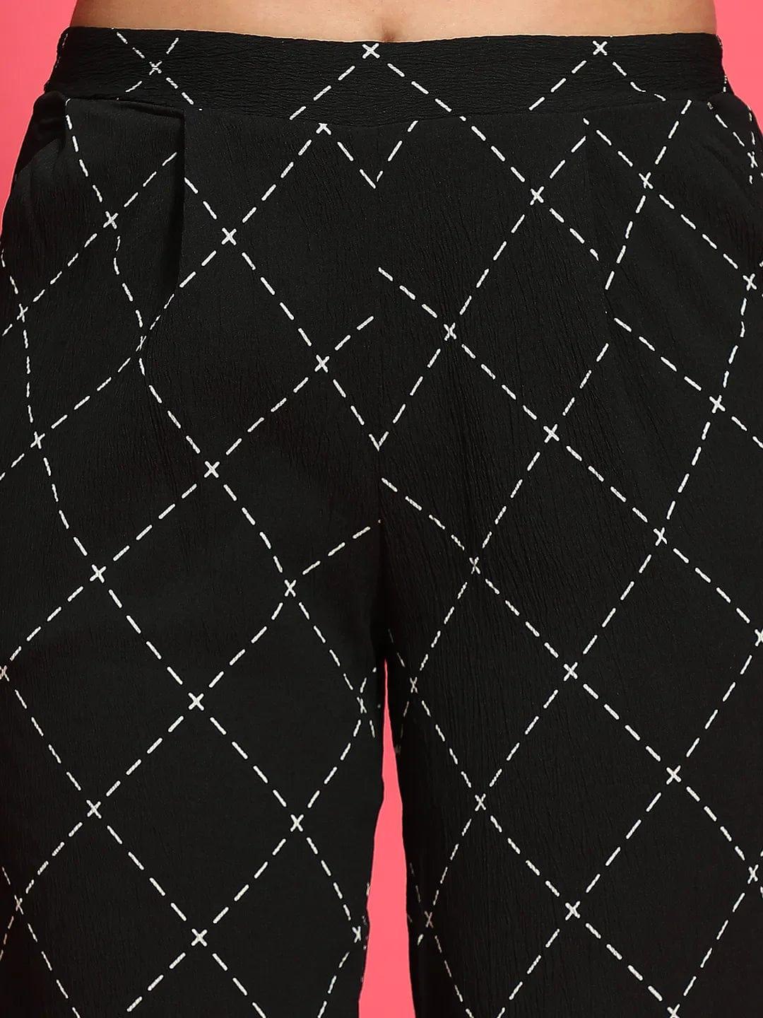 Trendsetting Black Elasticated Printed Women Pants