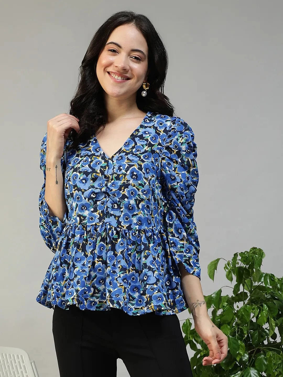 Surprised Blue Floral Print V-Neck Long Puff Sleeve Women Top