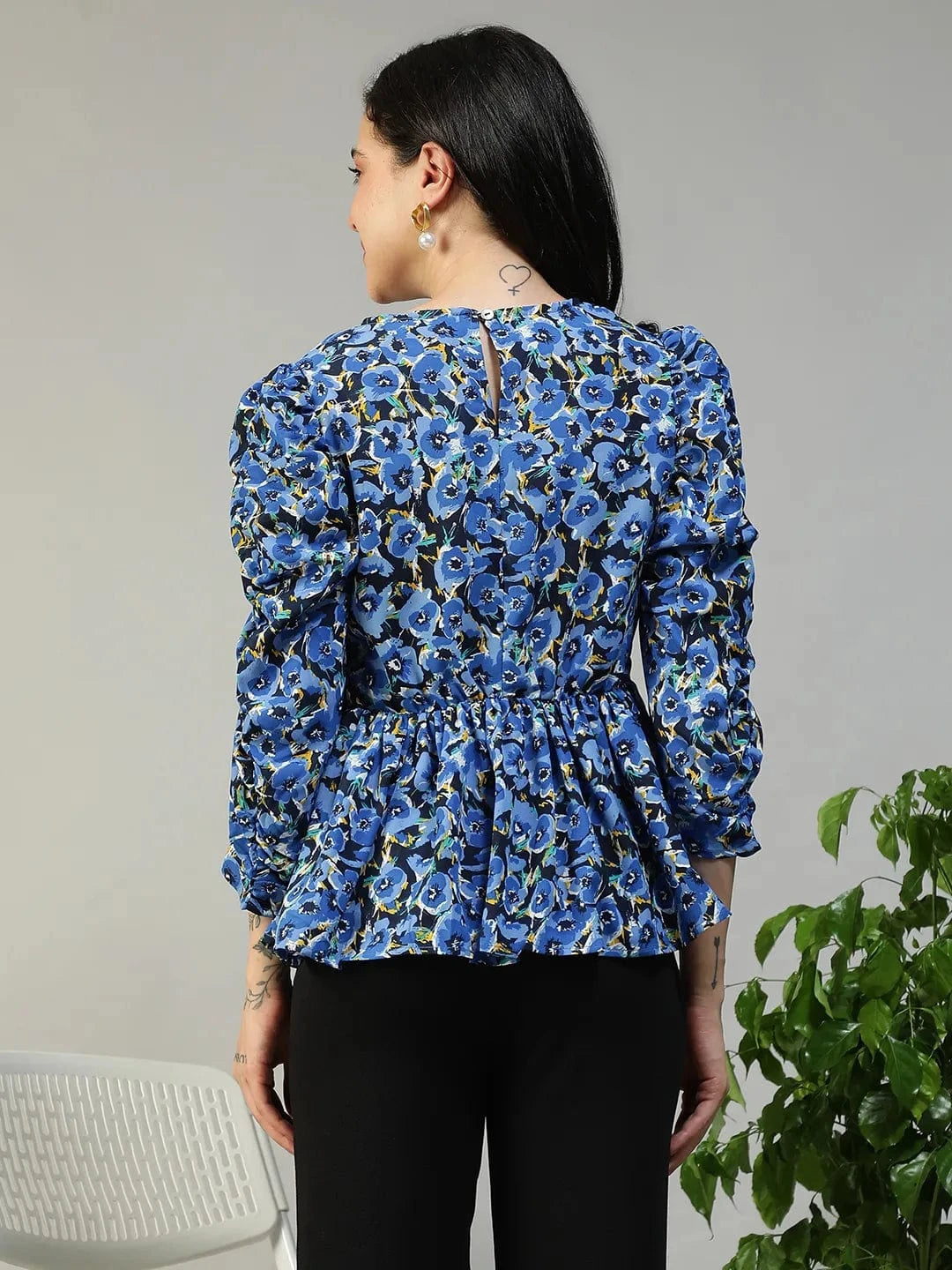 Surprised Blue Floral Print V-Neck Long Puff Sleeve Women Top