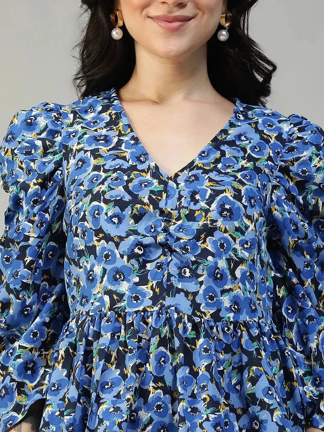 Surprised Blue Floral Print V-Neck Long Puff Sleeve Women Top