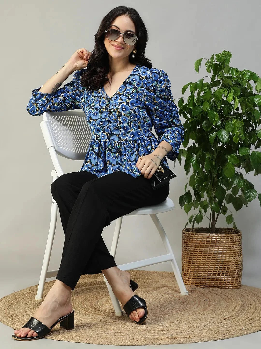 Surprised Blue Floral Print V-Neck Long Puff Sleeve Women Top